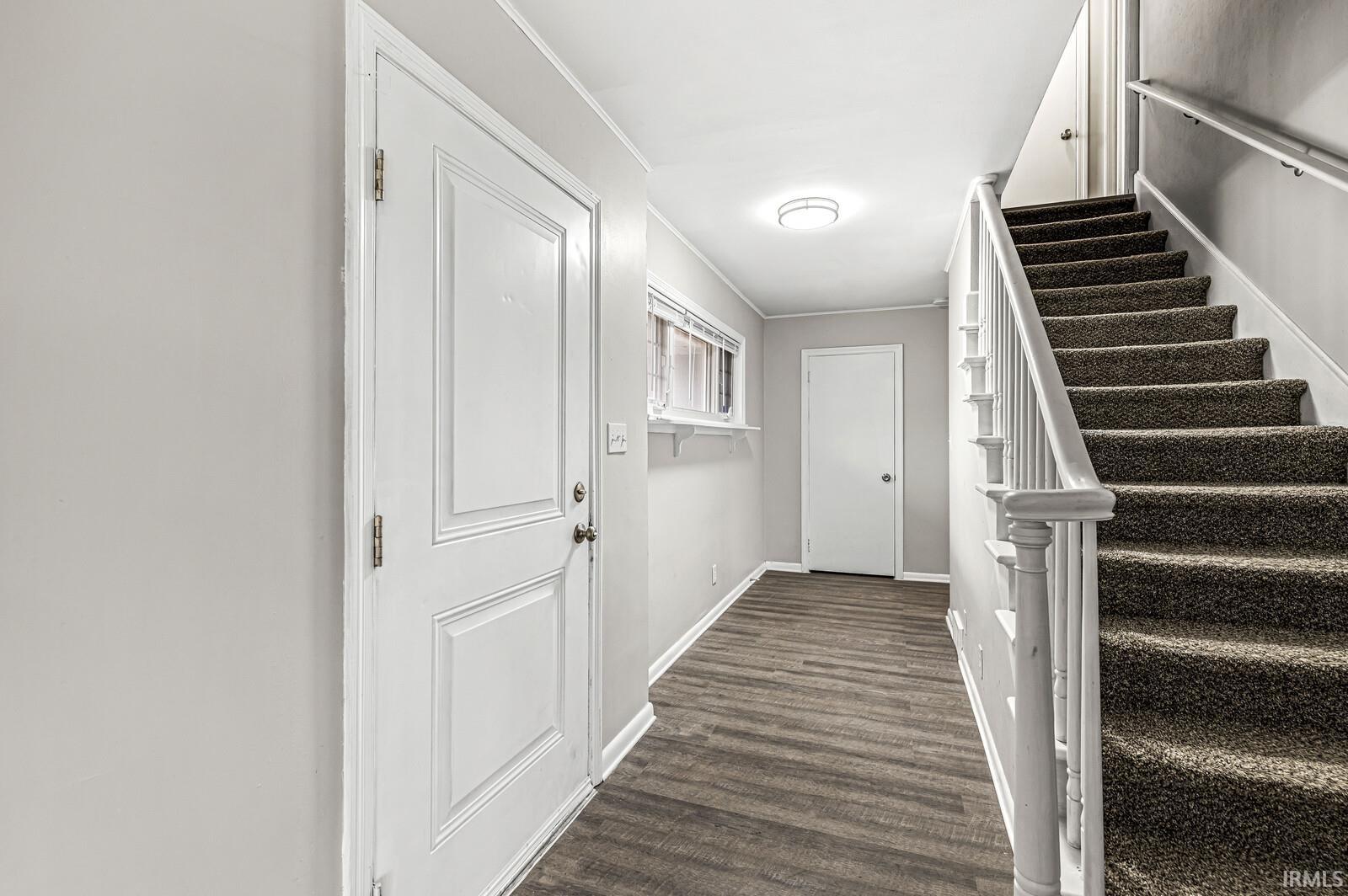 704 N Riverside Drive