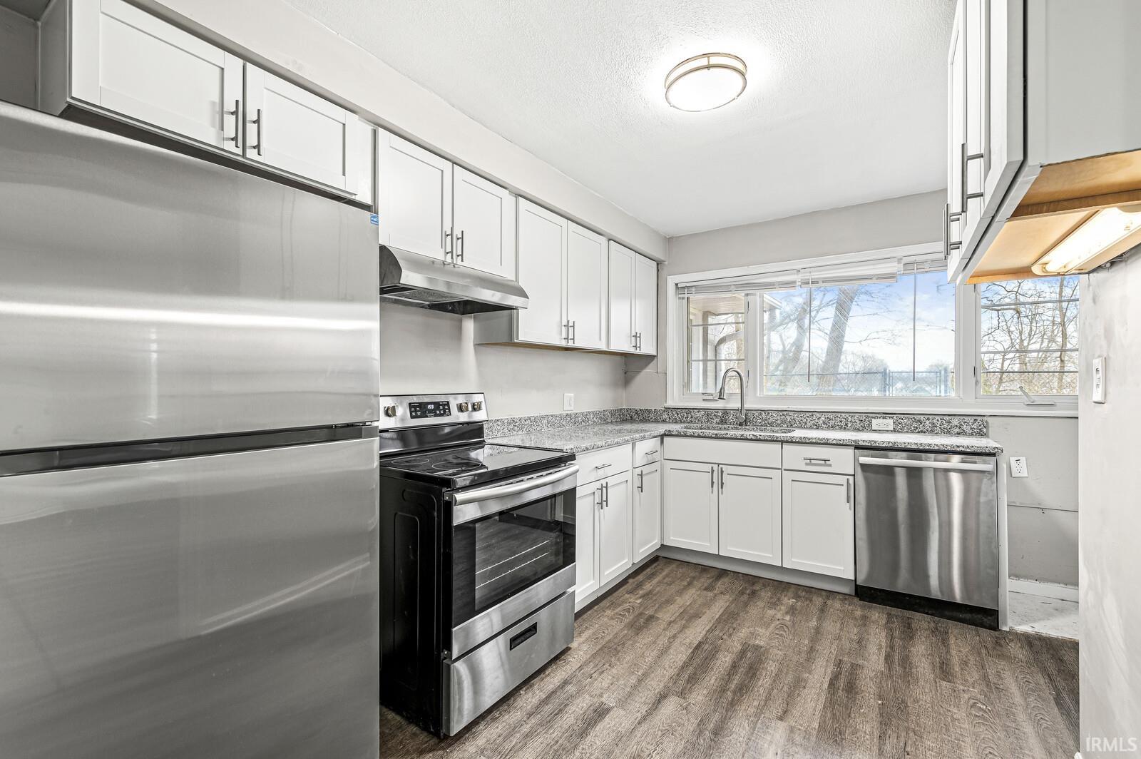 704 N Riverside Drive