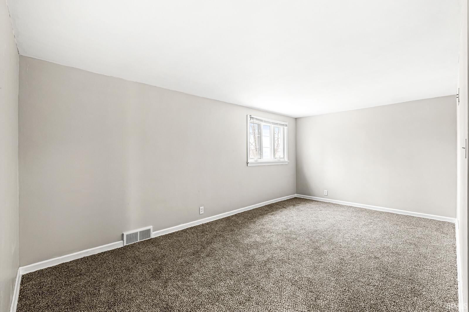 704 N Riverside Drive