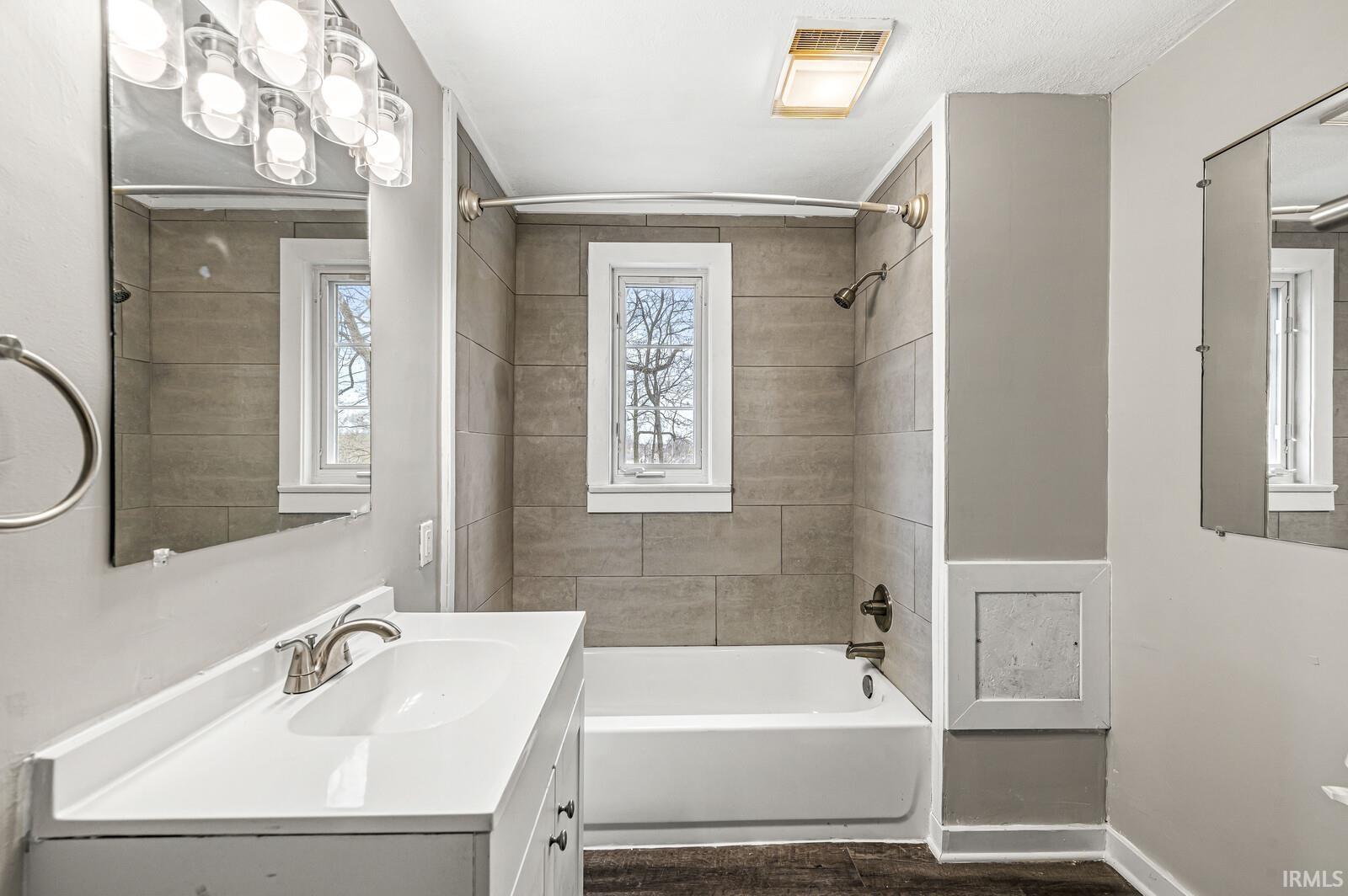 704 N Riverside Drive