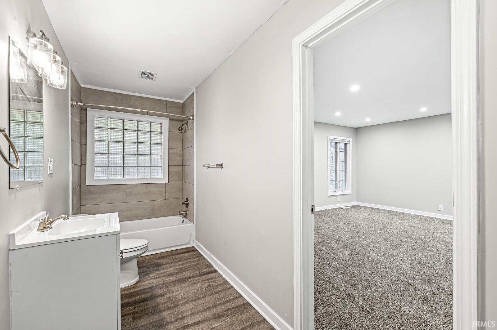 704 N Riverside Drive