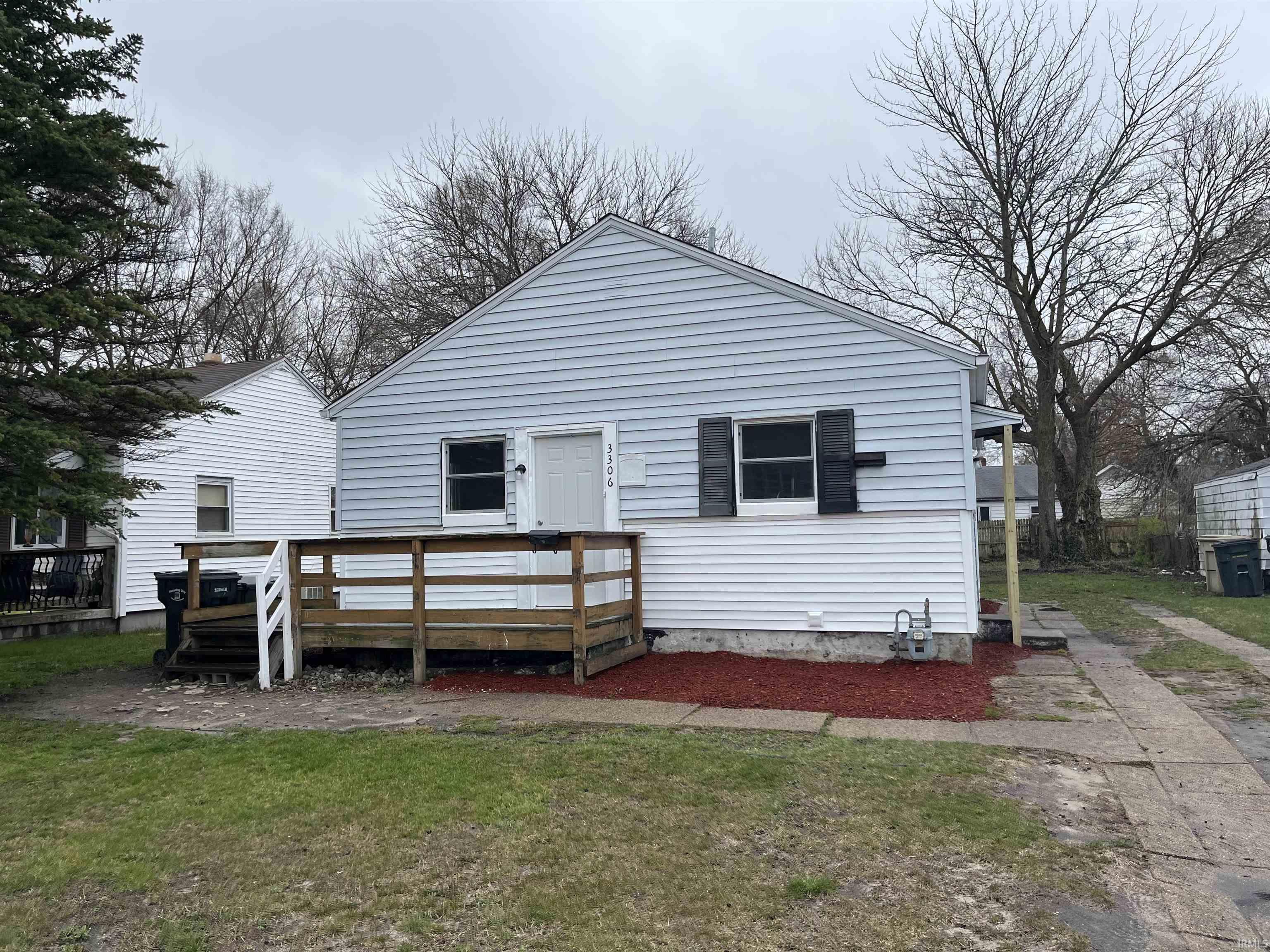 3306 Ford Street