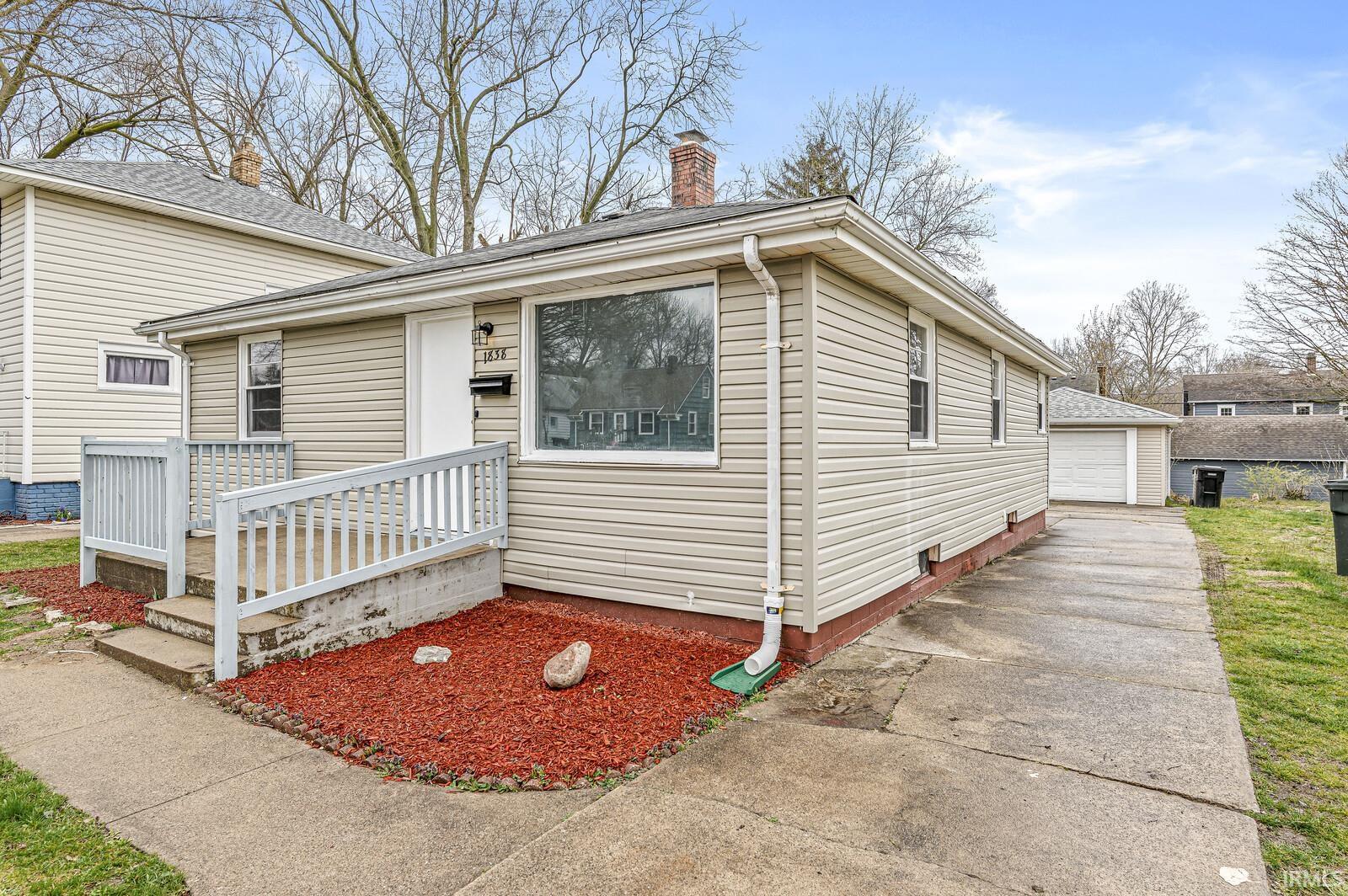 1838 N Brookfield Street