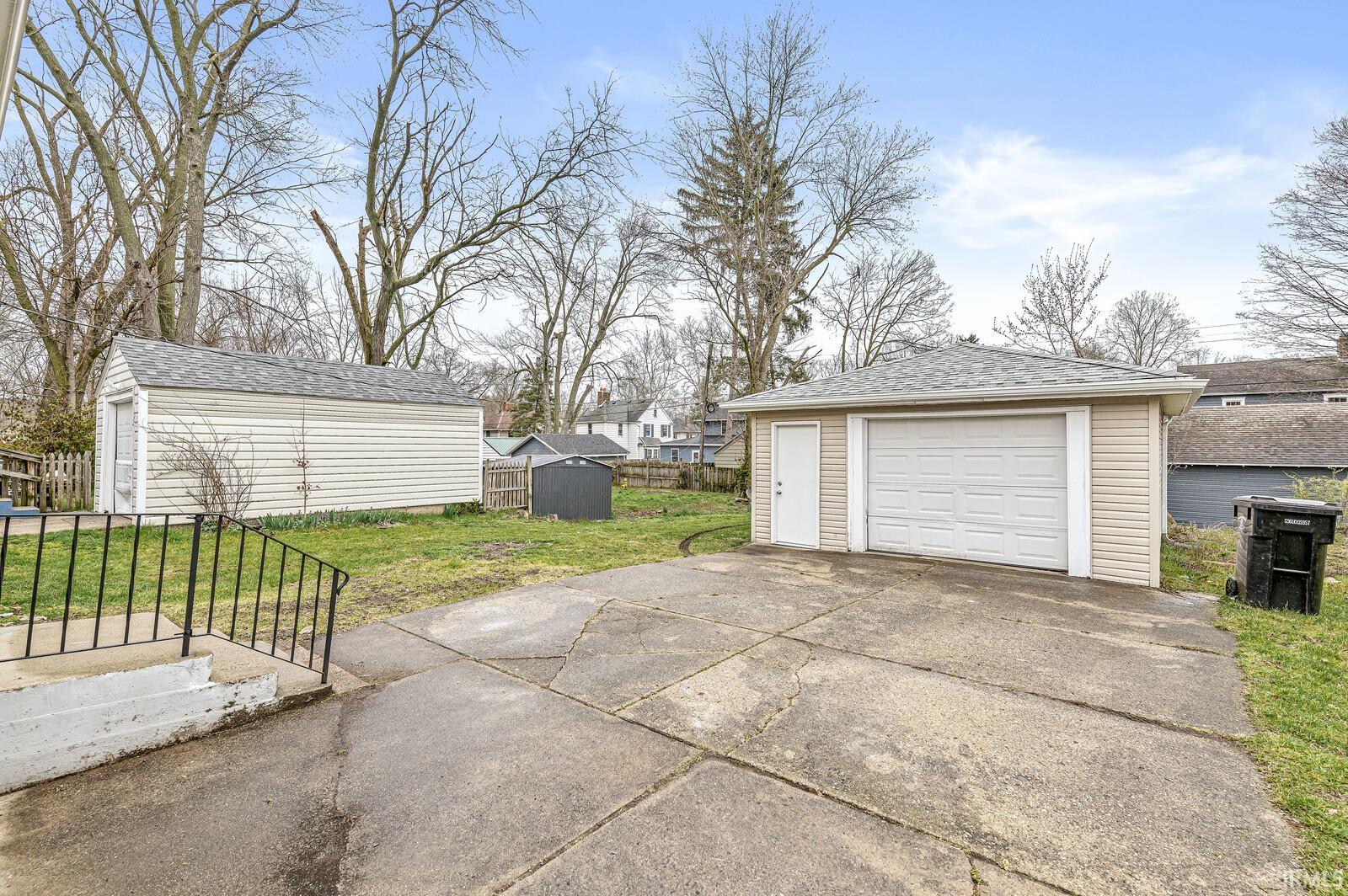 1838 N Brookfield Street