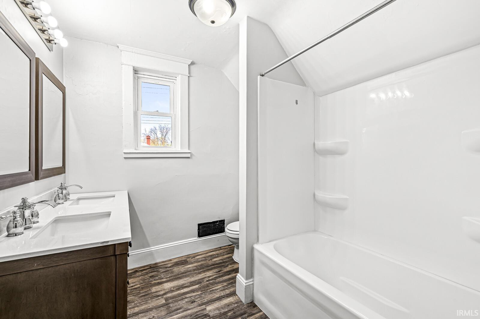 1093 Woodward Avenue