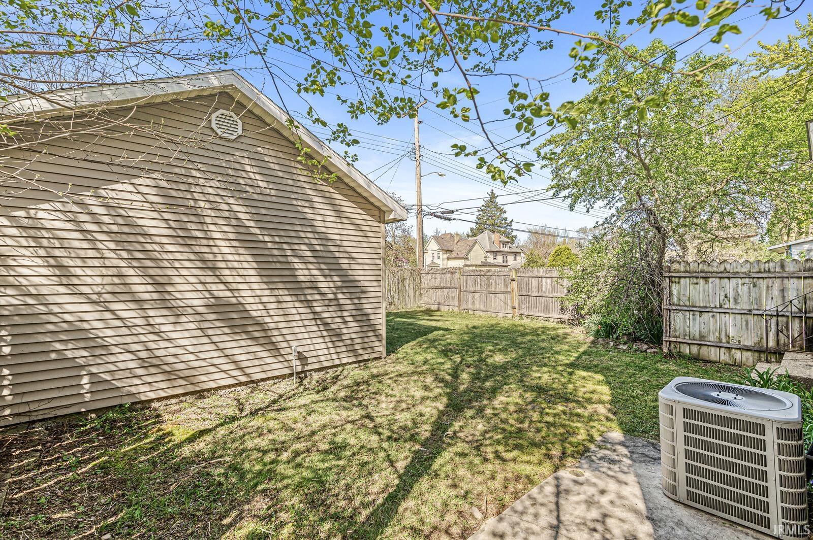 1093 Woodward Avenue