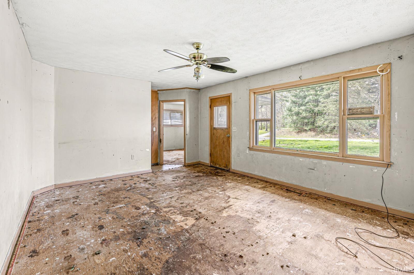 10974 County Road 10