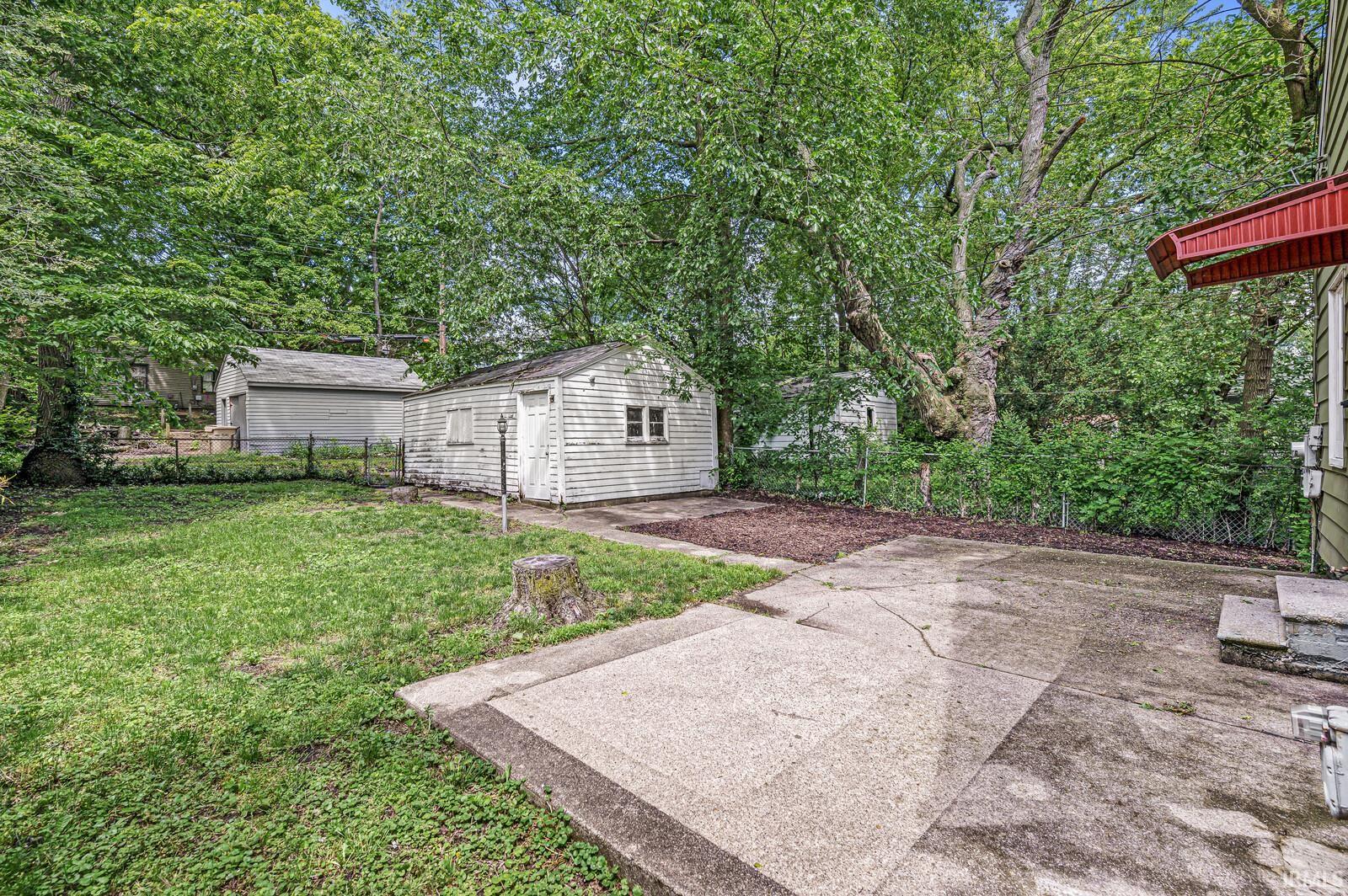 1637 N Brookfield Street