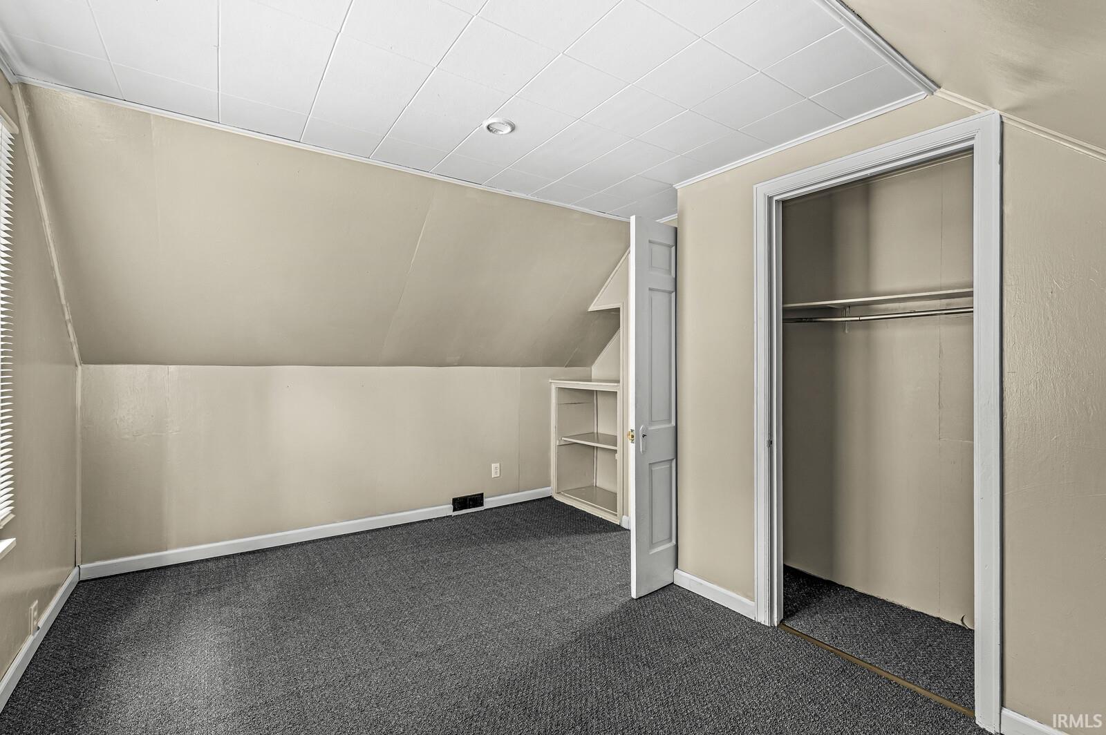 1637 N Brookfield Street