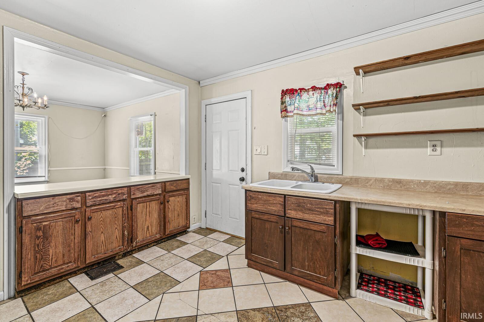 1637 N Brookfield Street