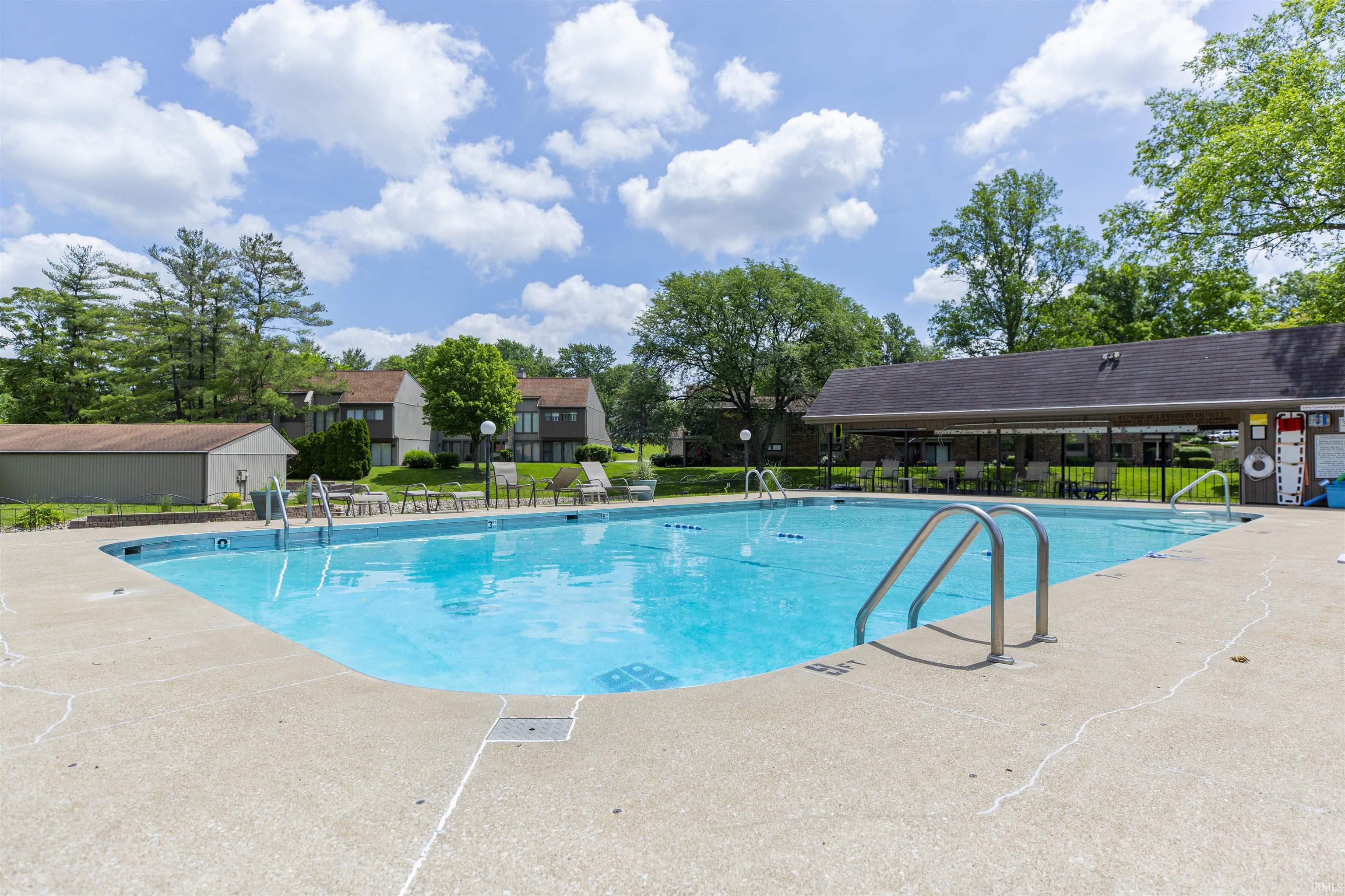 1927 New London Court Unit: 2