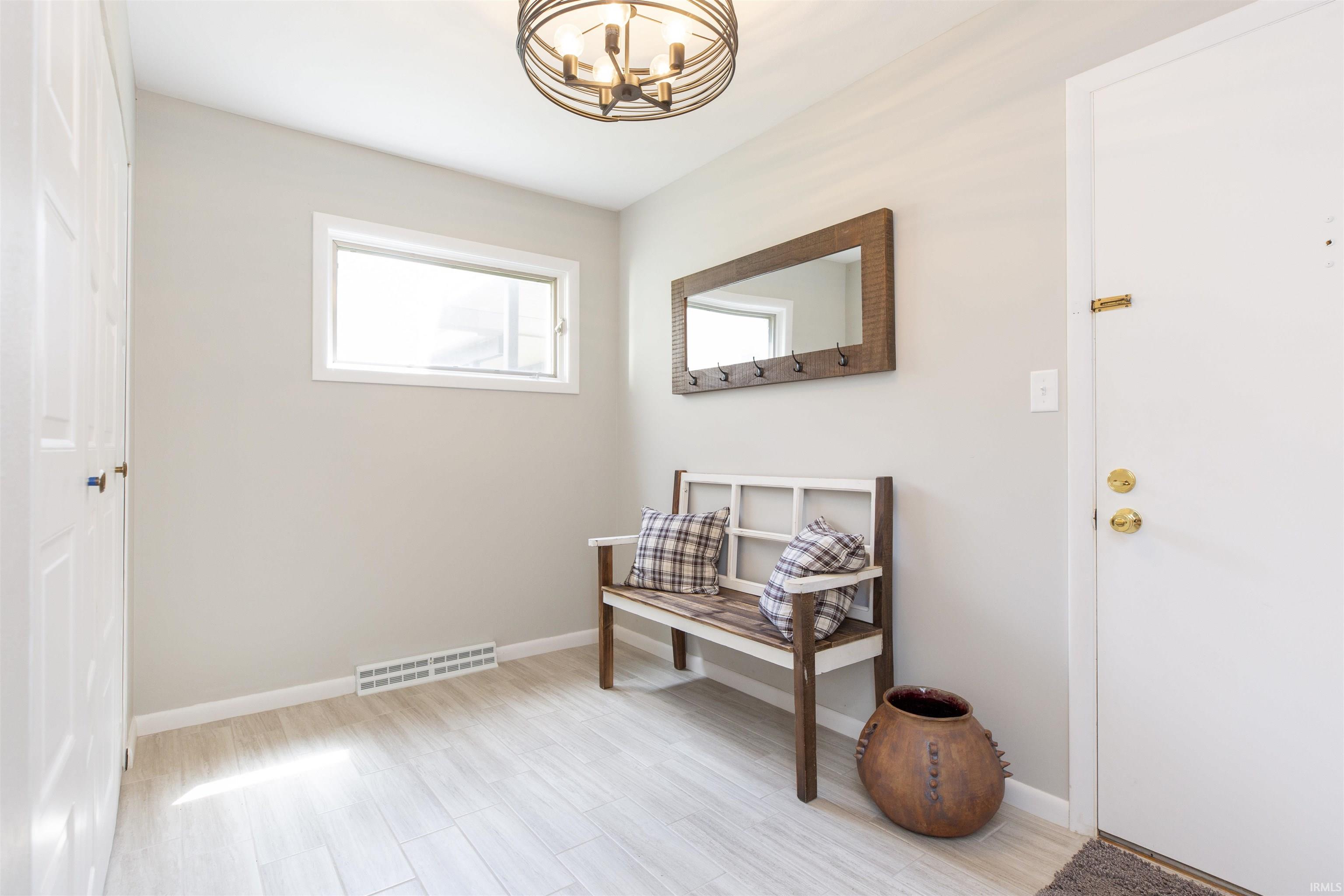 1927 New London Court Unit: 2