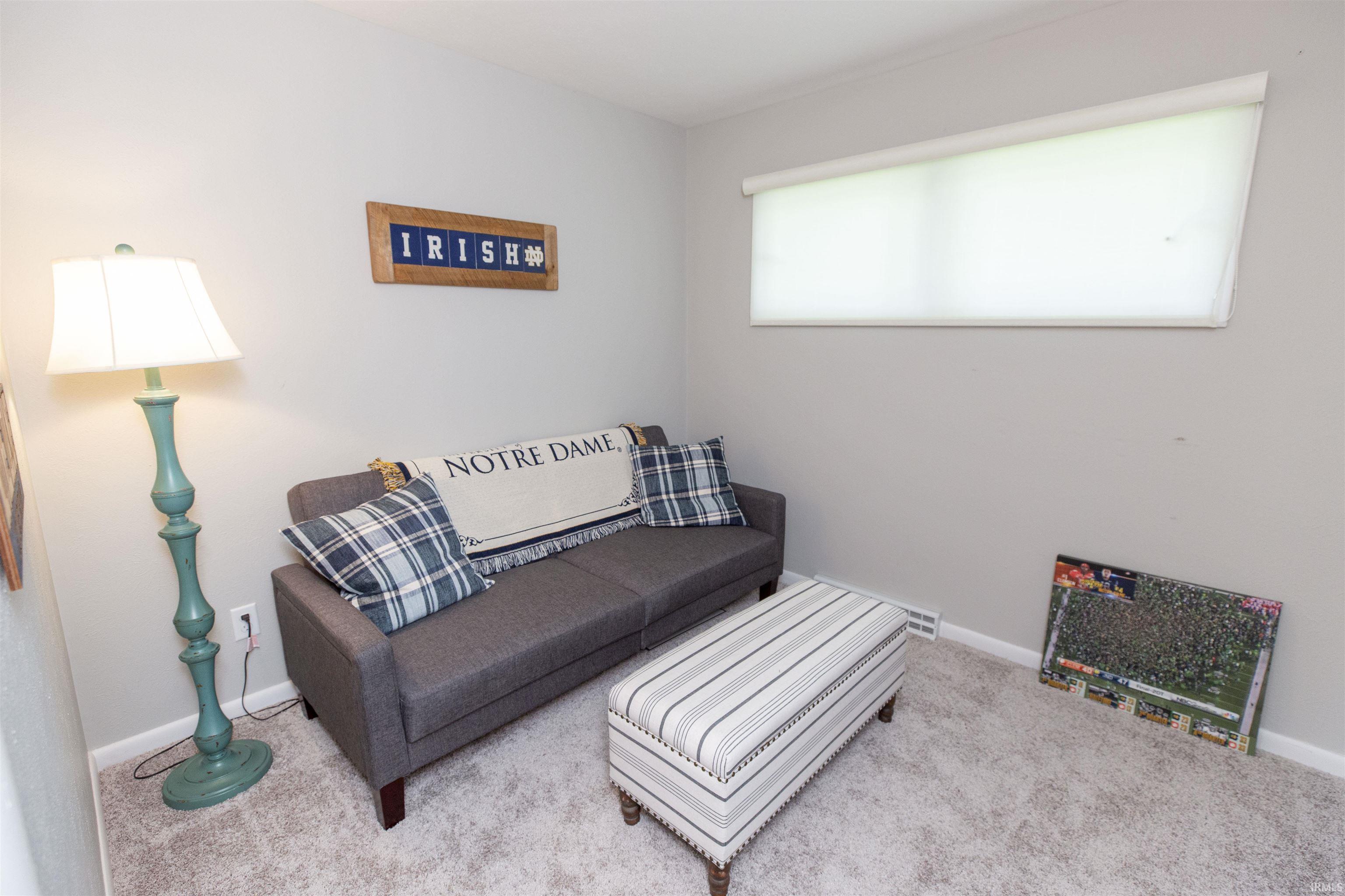 1927 New London Court Unit: 2