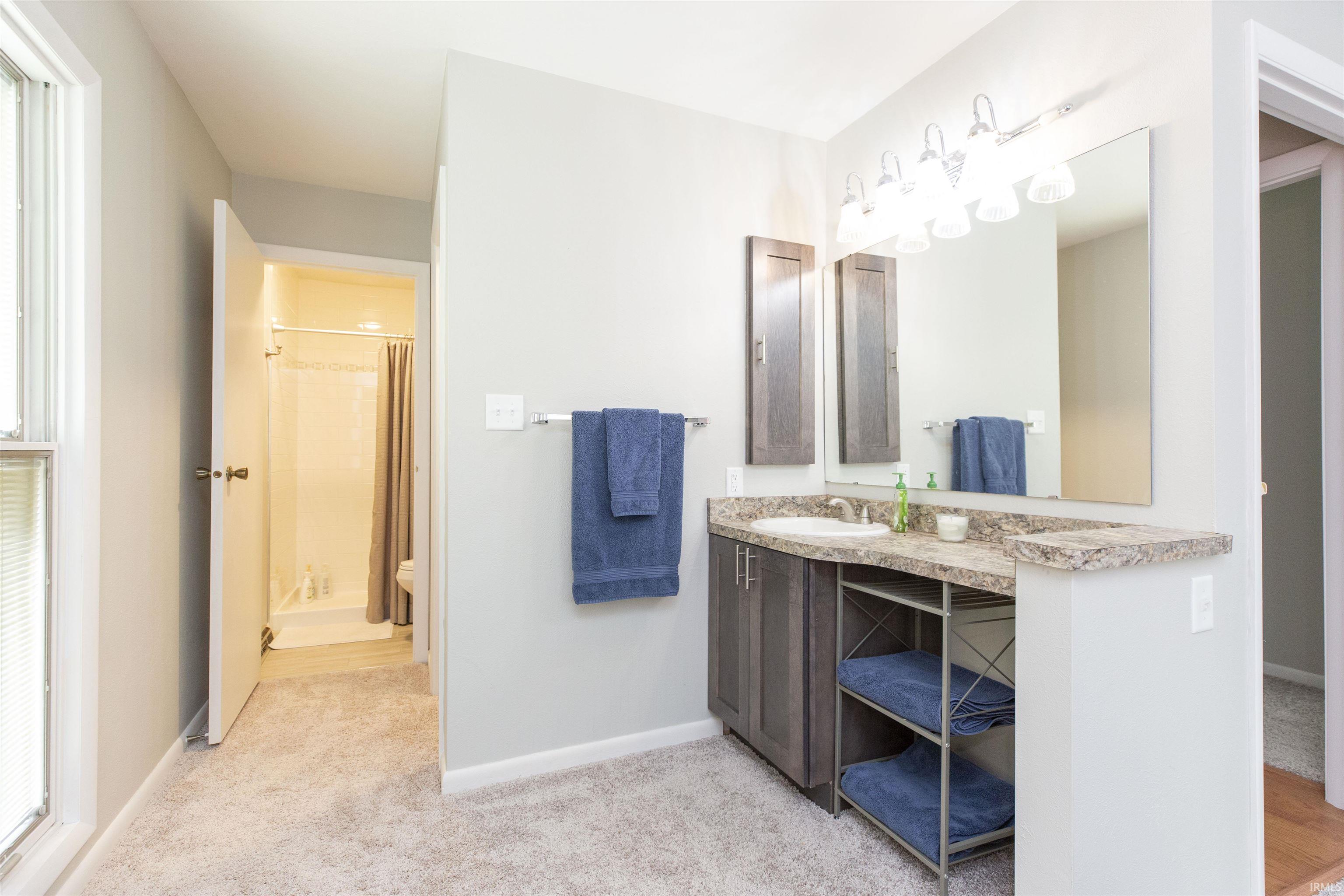 1927 New London Court Unit: 2