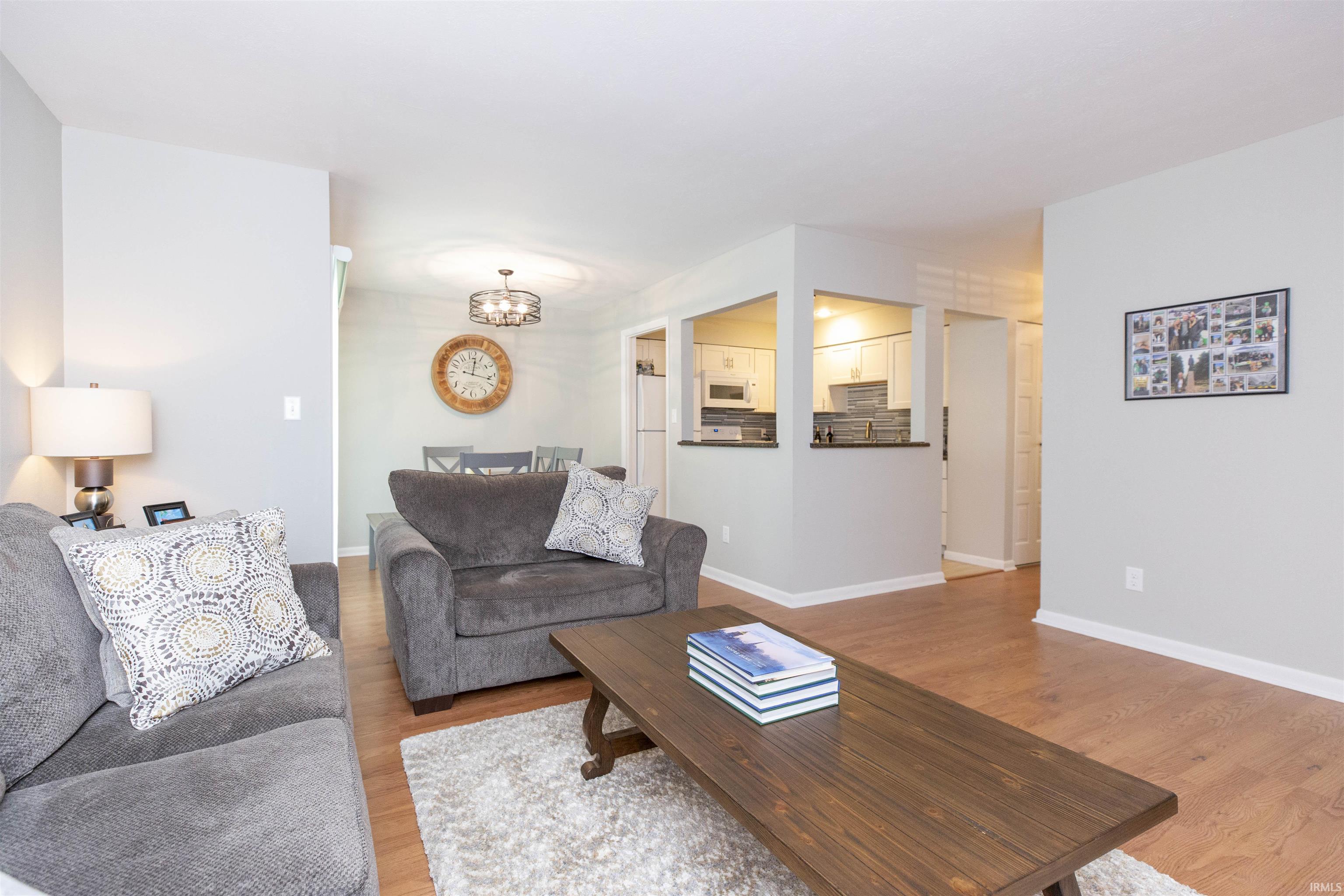 1927 New London Court Unit: 2