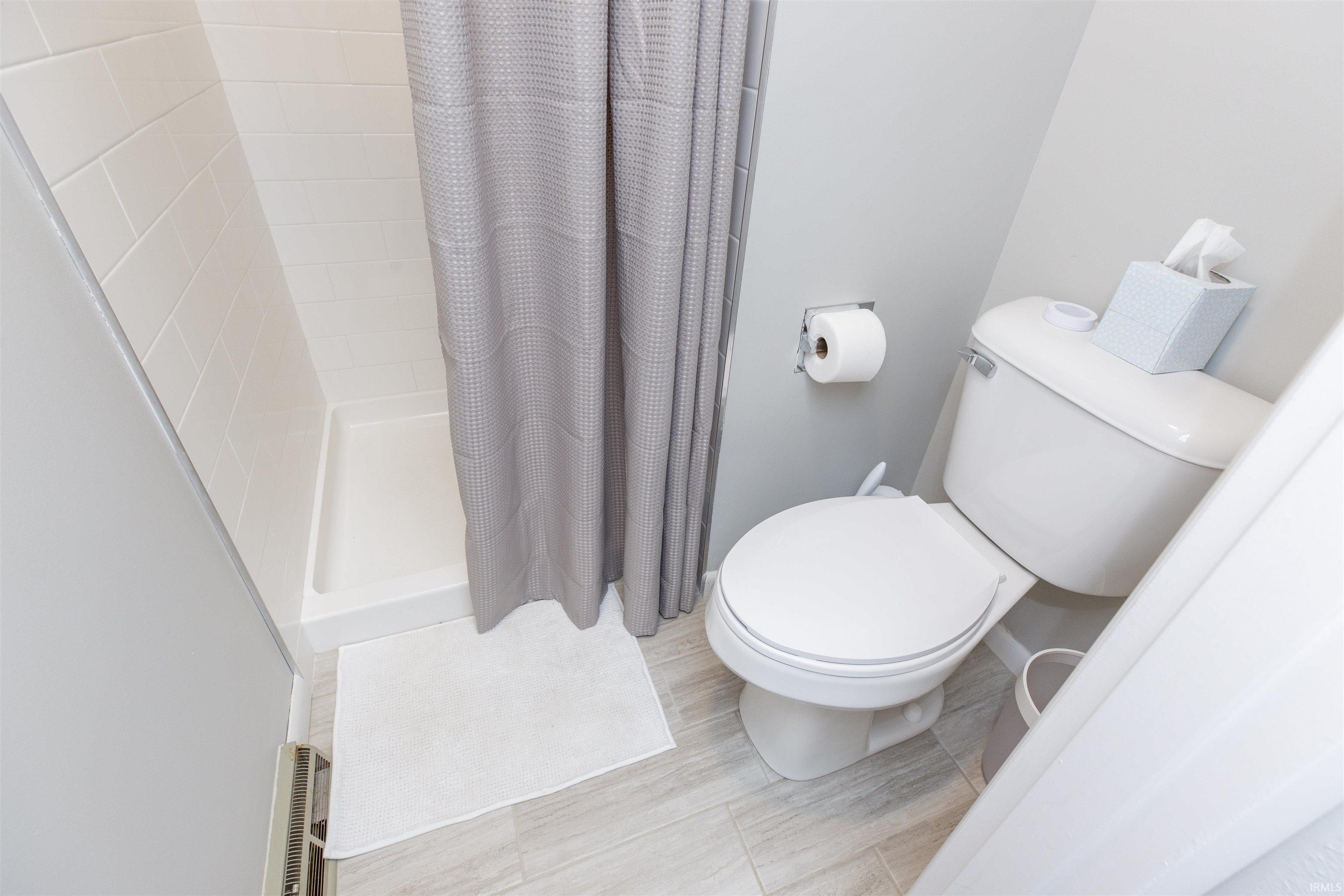 1927 New London Court Unit: 2