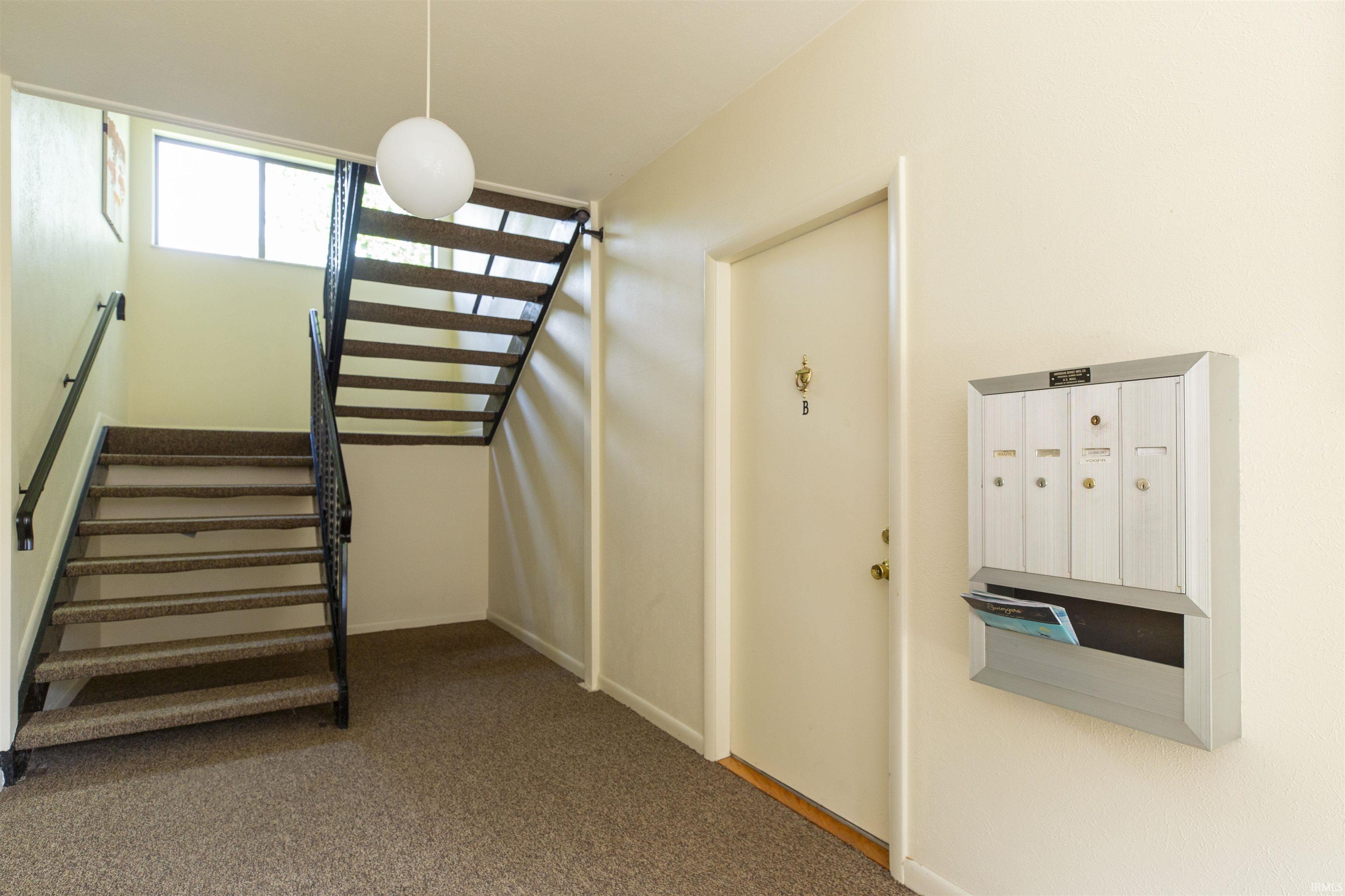 1927 New London Court Unit: 2