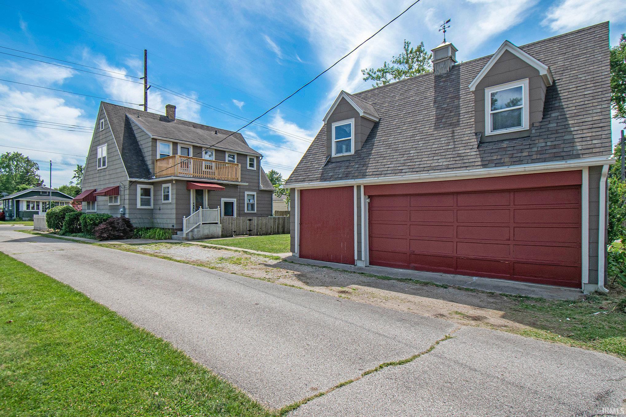 1220 W Lusher Avenue