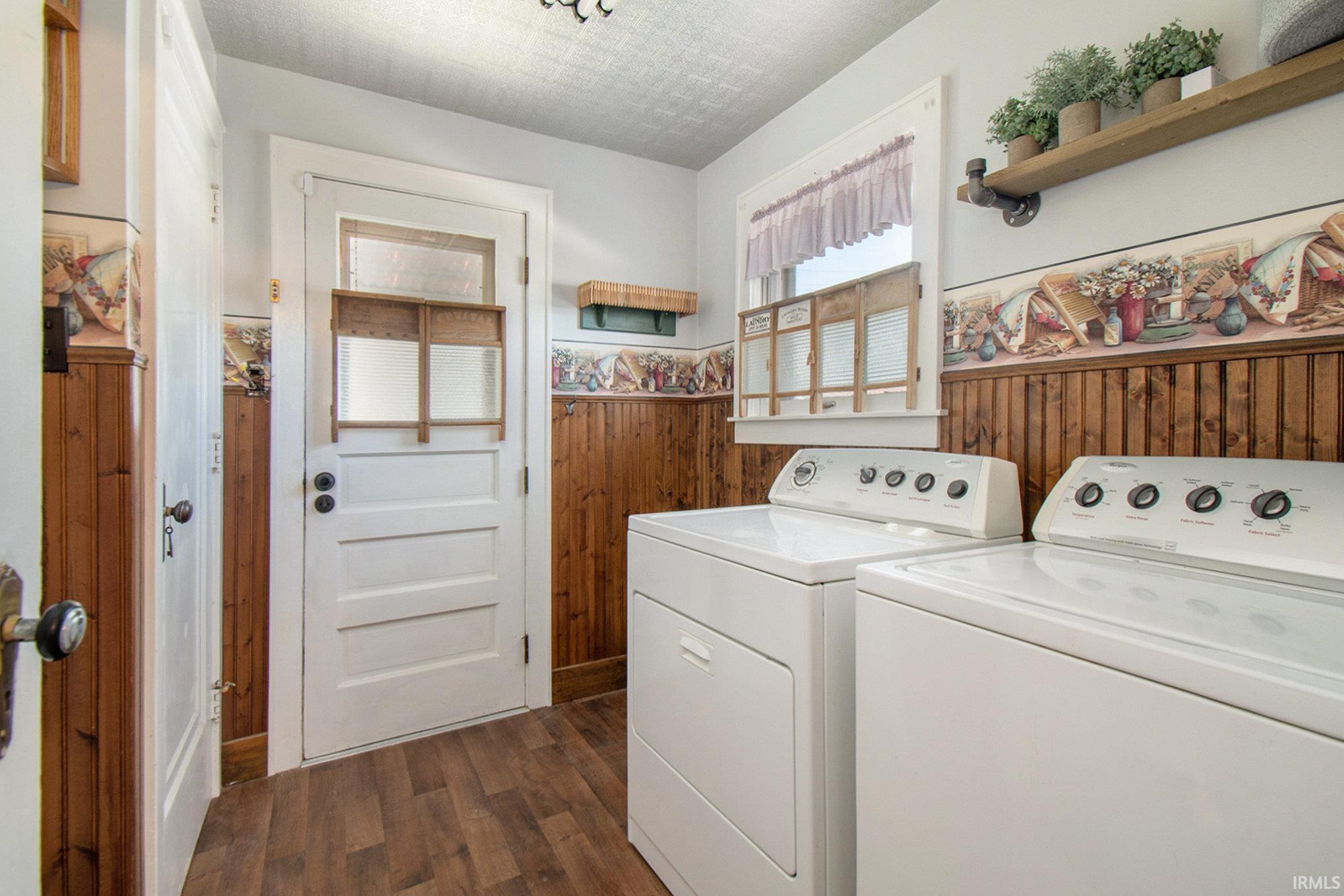 1220 W Lusher Avenue