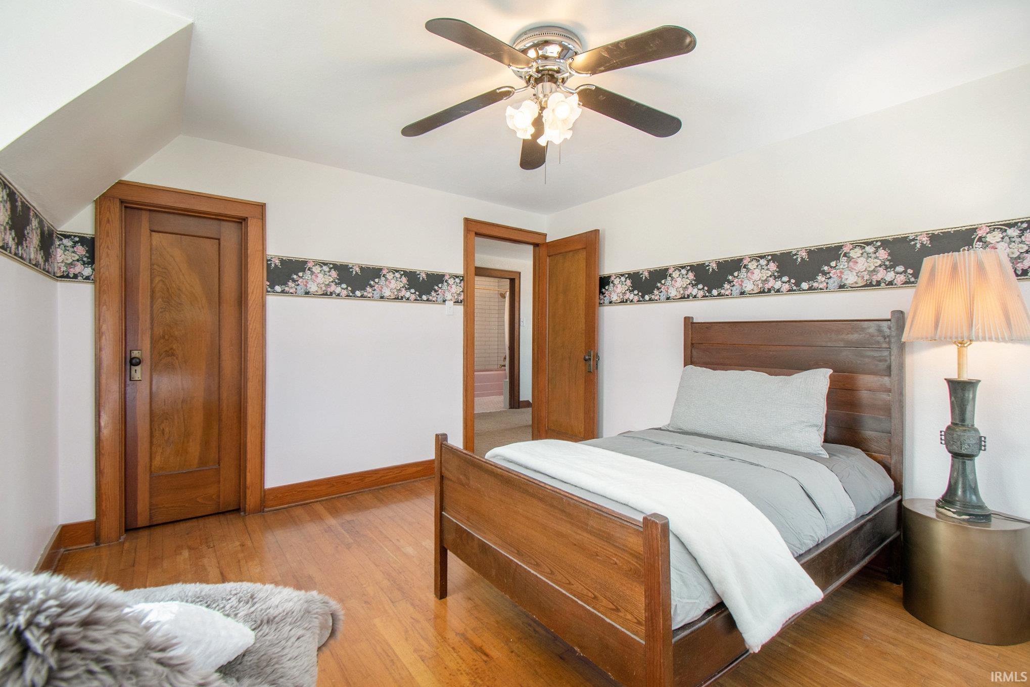 1220 W Lusher Avenue