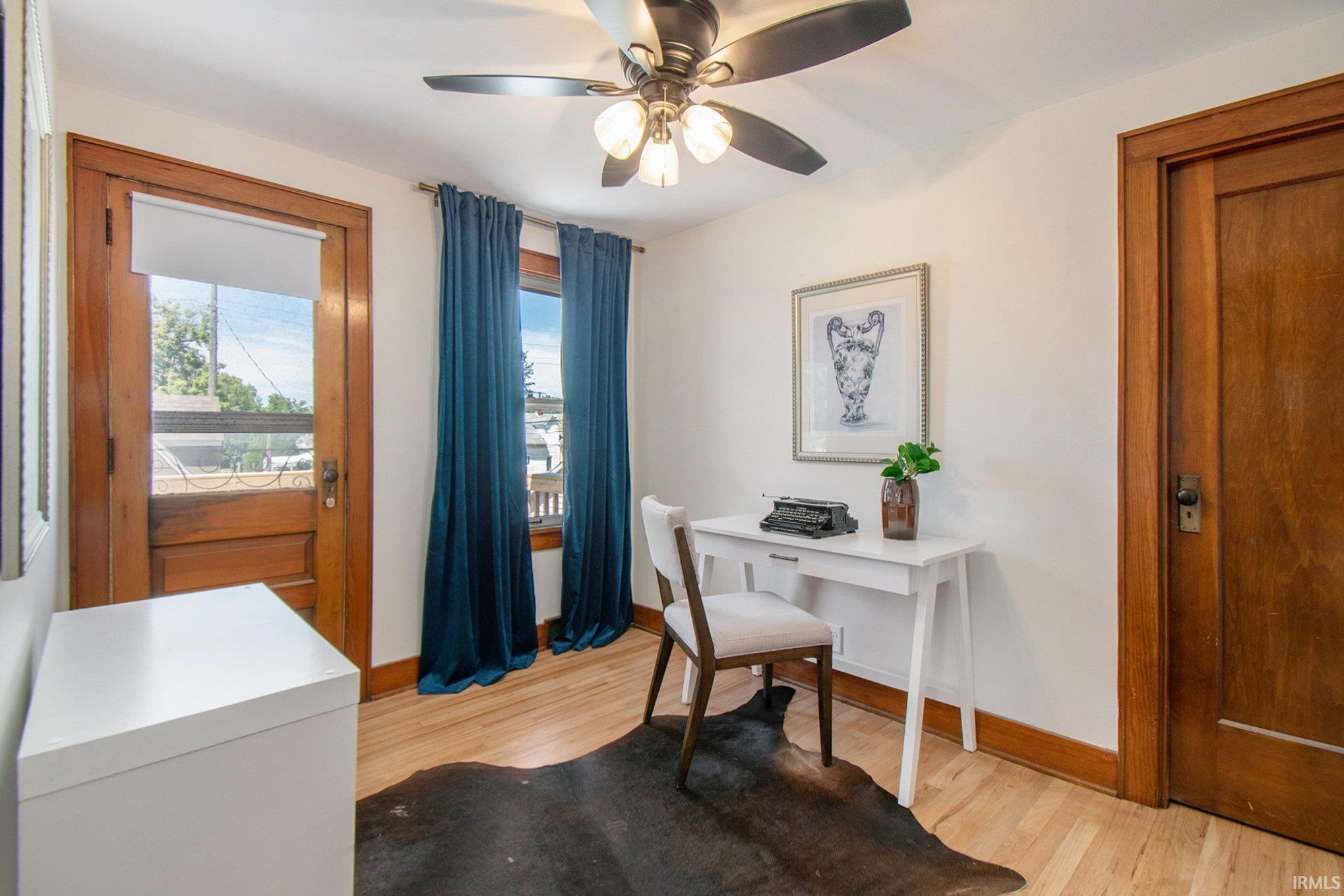 1220 W Lusher Avenue