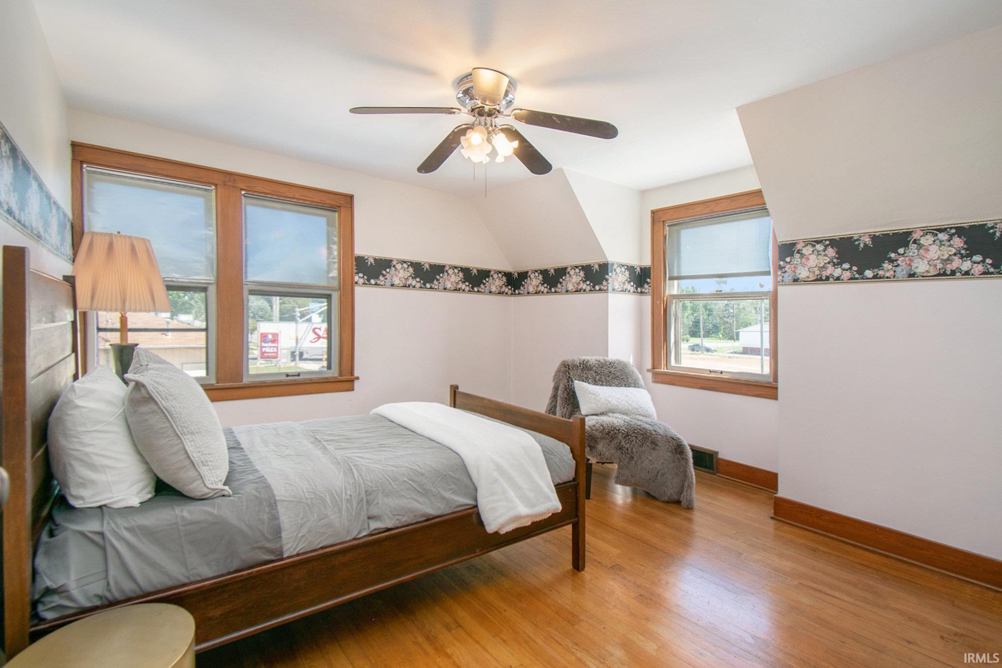 1220 W Lusher Avenue