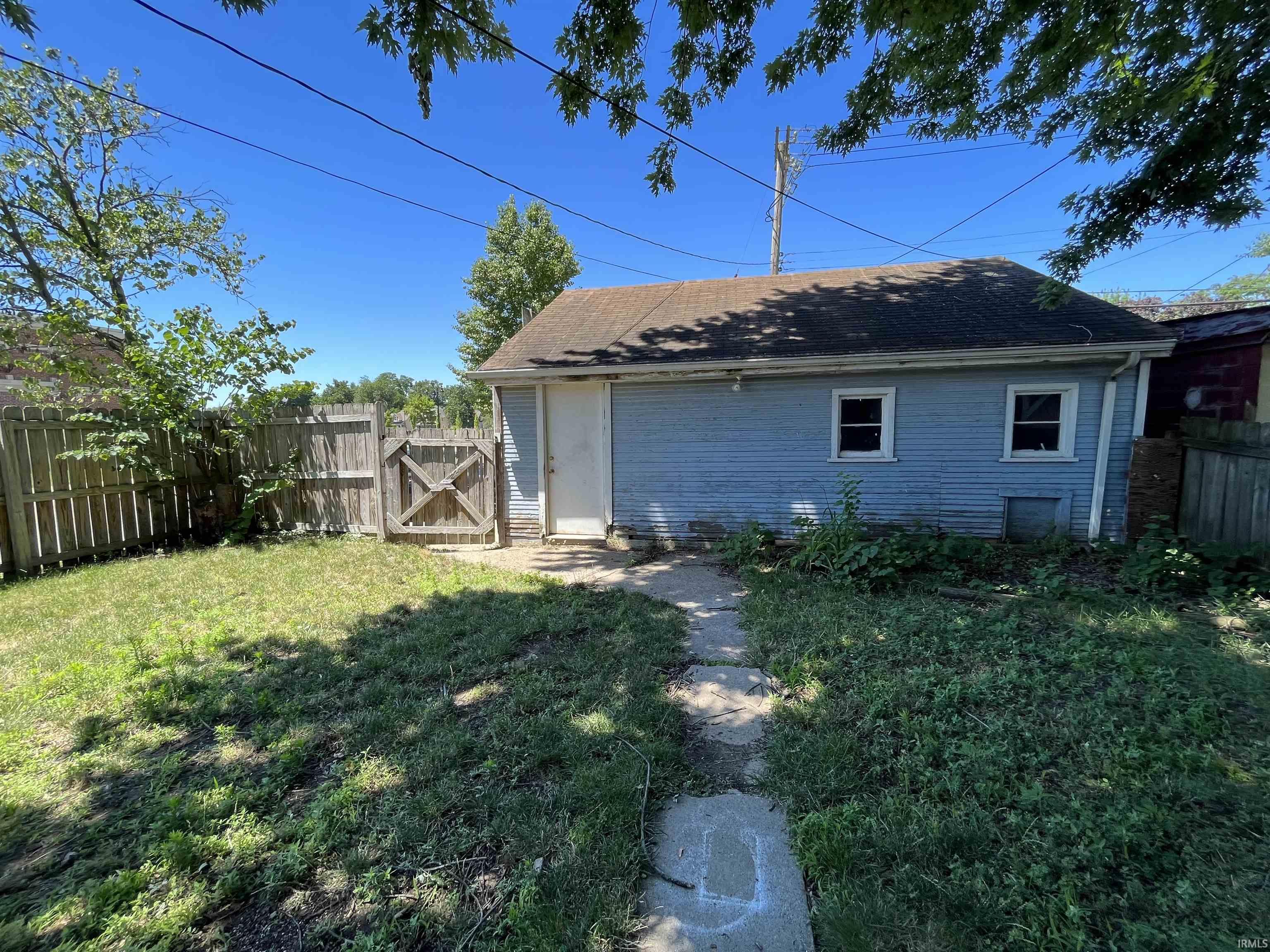 301 Studebaker Street