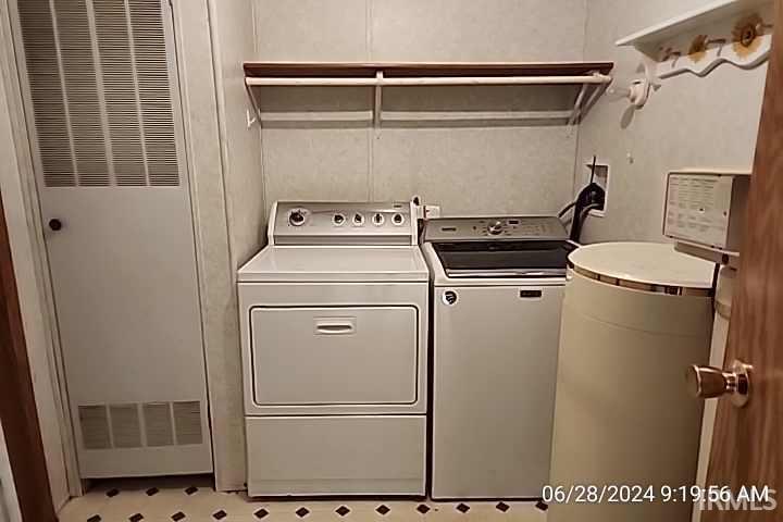 4284 Lakeshore Drive