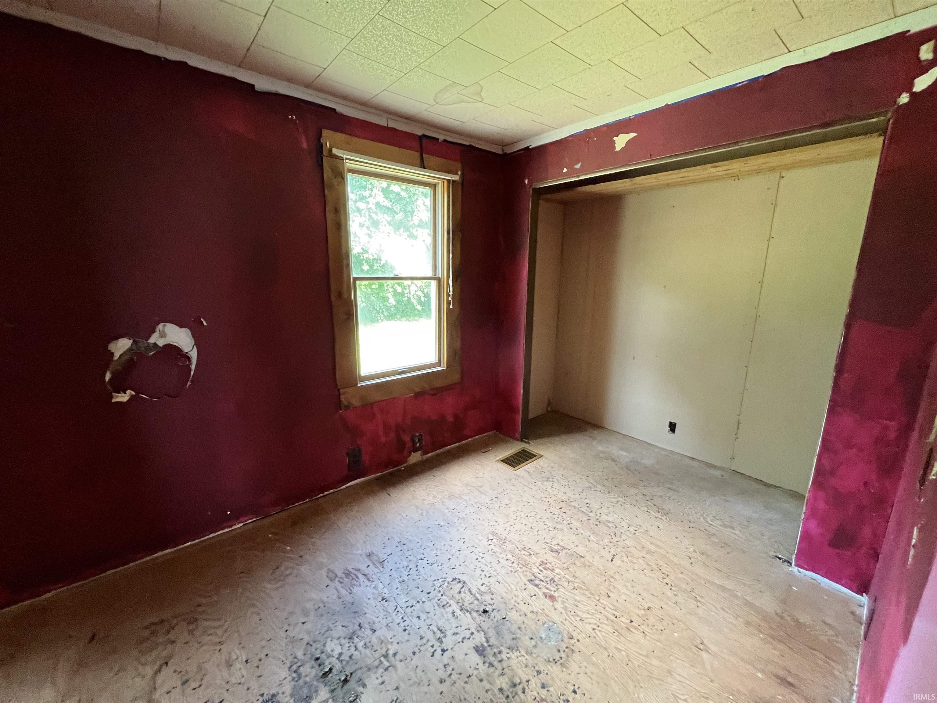 19532 Palisade Avenue