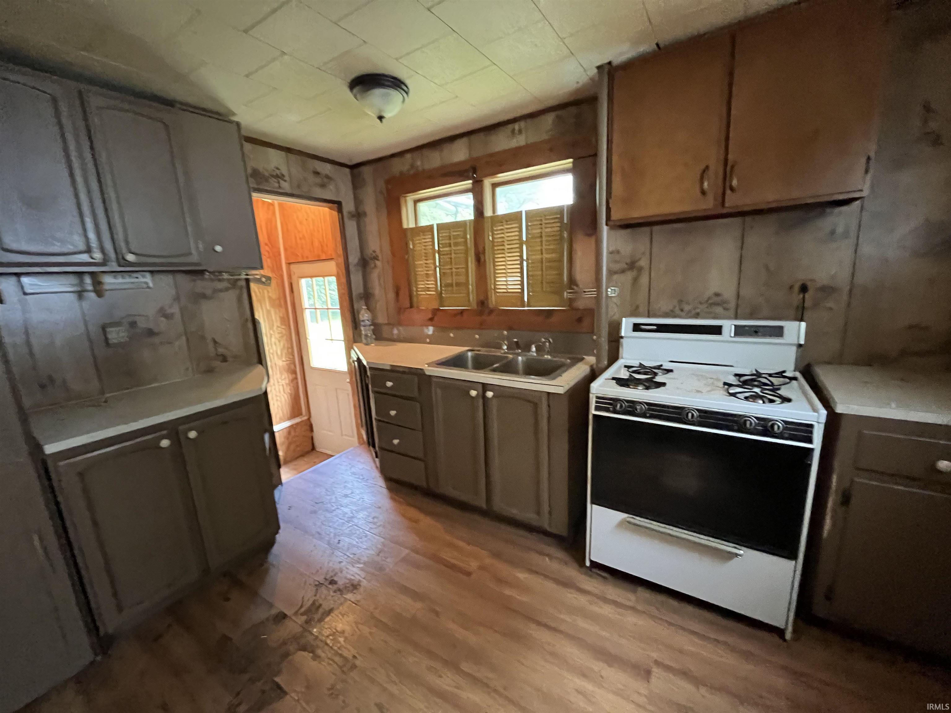 19532 Palisade Avenue