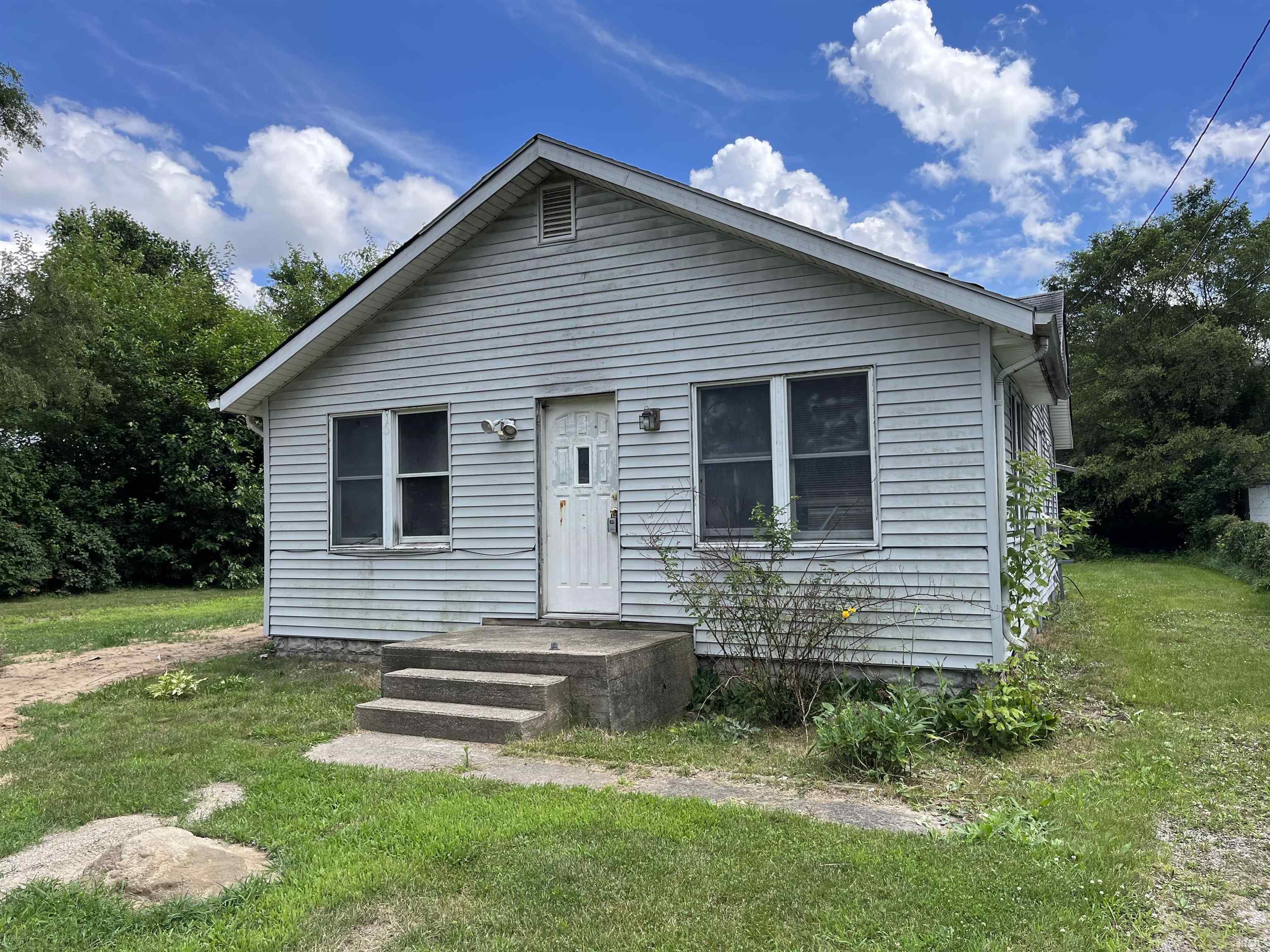 19532 Palisade Avenue