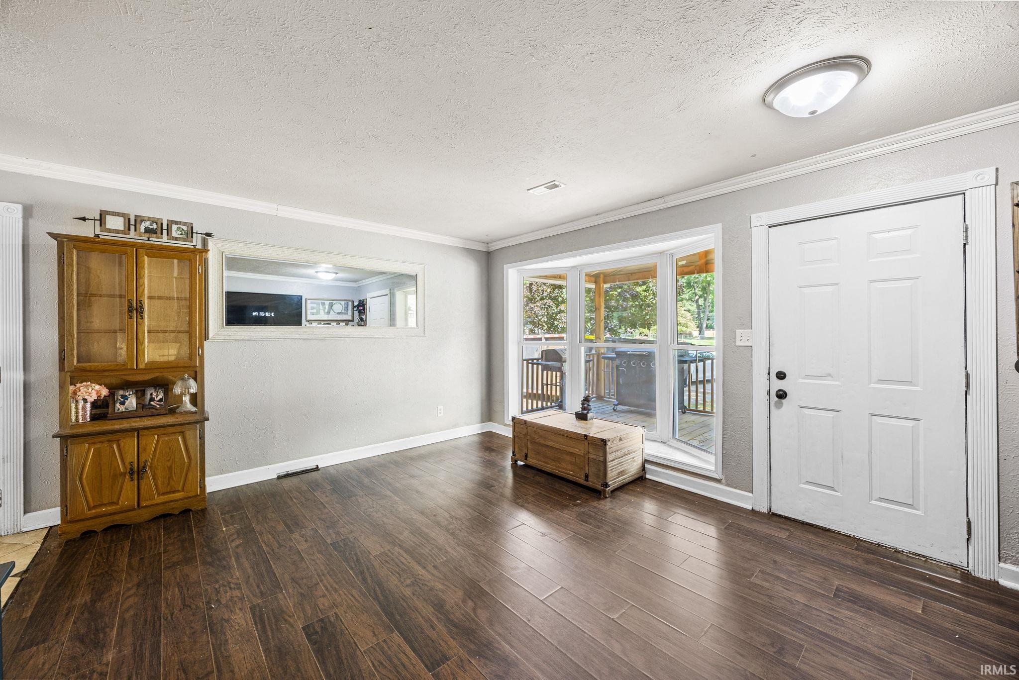 56093 Tanglewood Lane