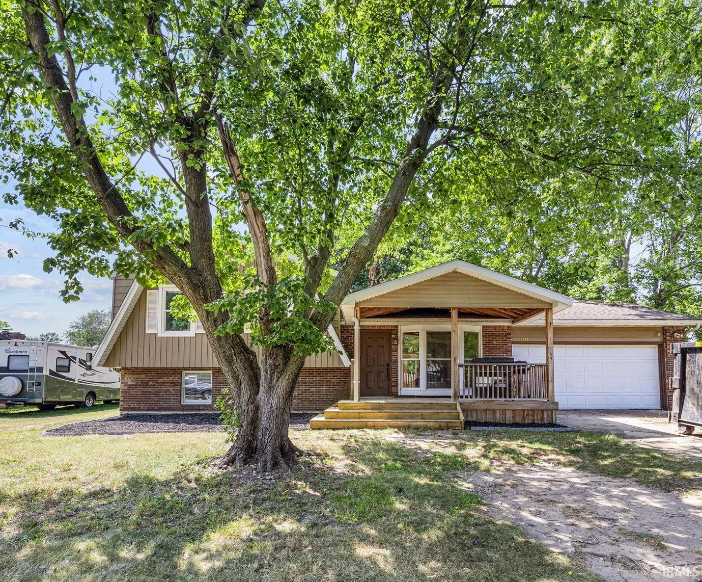 56093 Tanglewood Lane