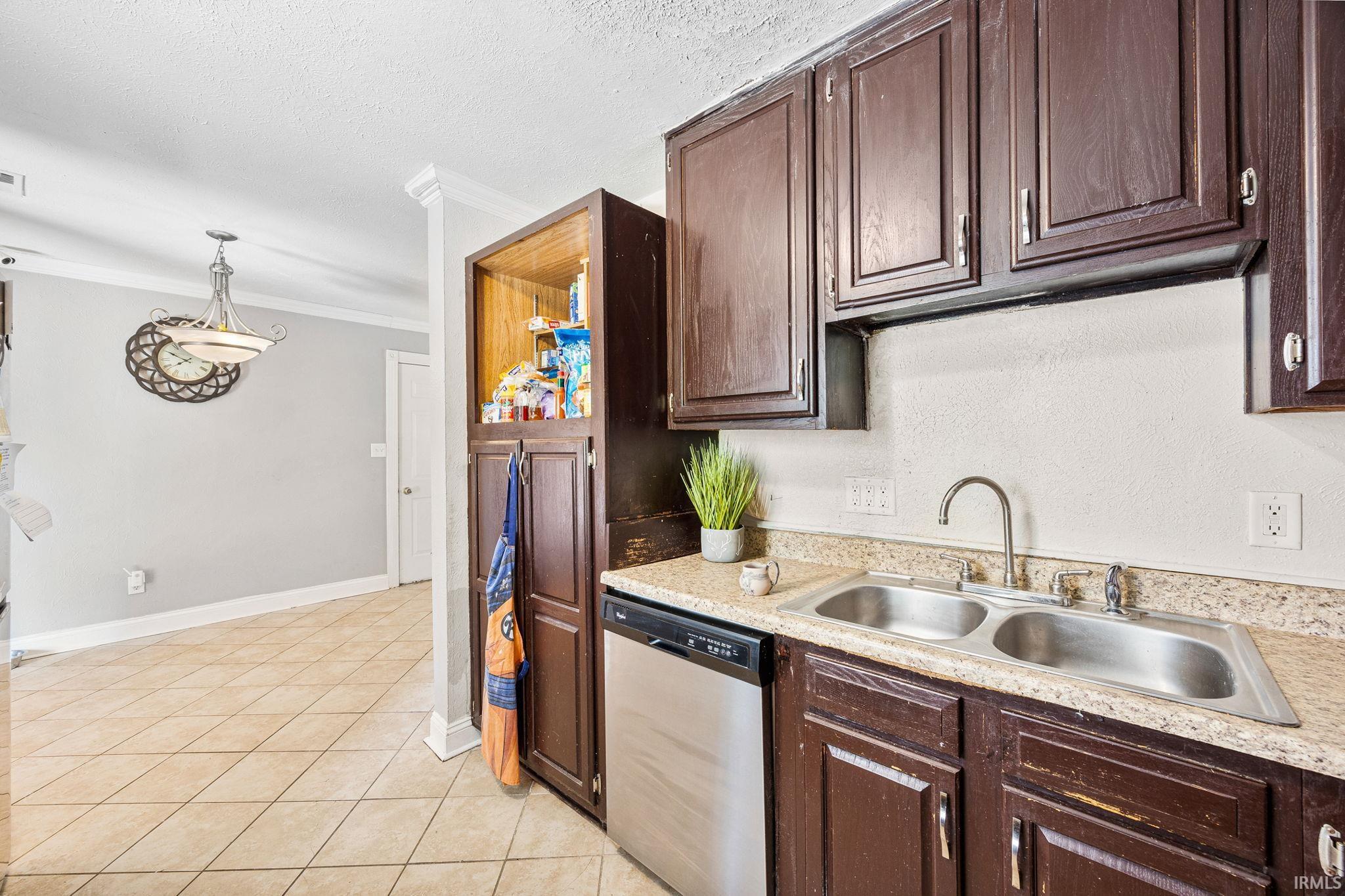 56093 Tanglewood Lane