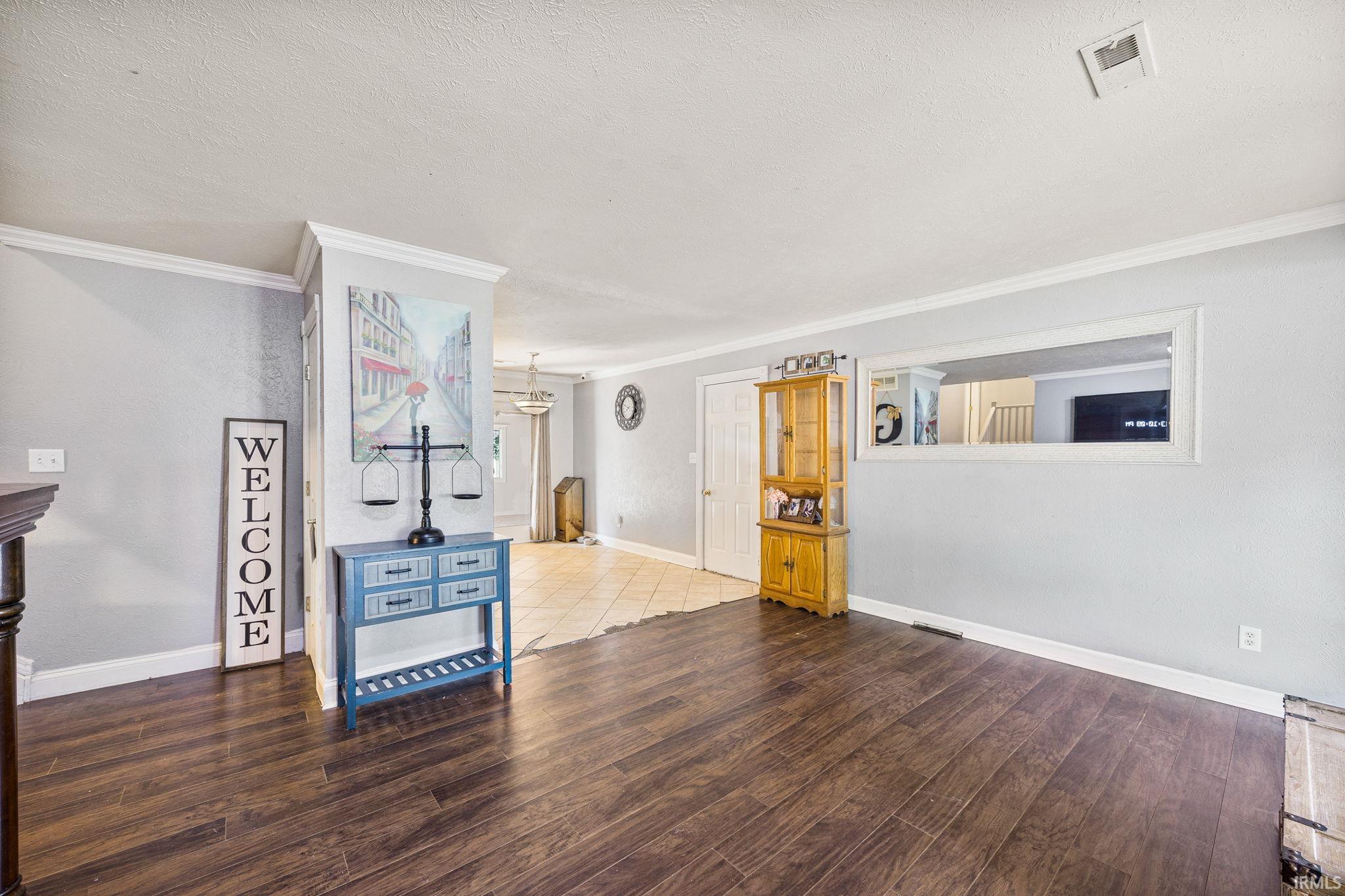 56093 Tanglewood Lane