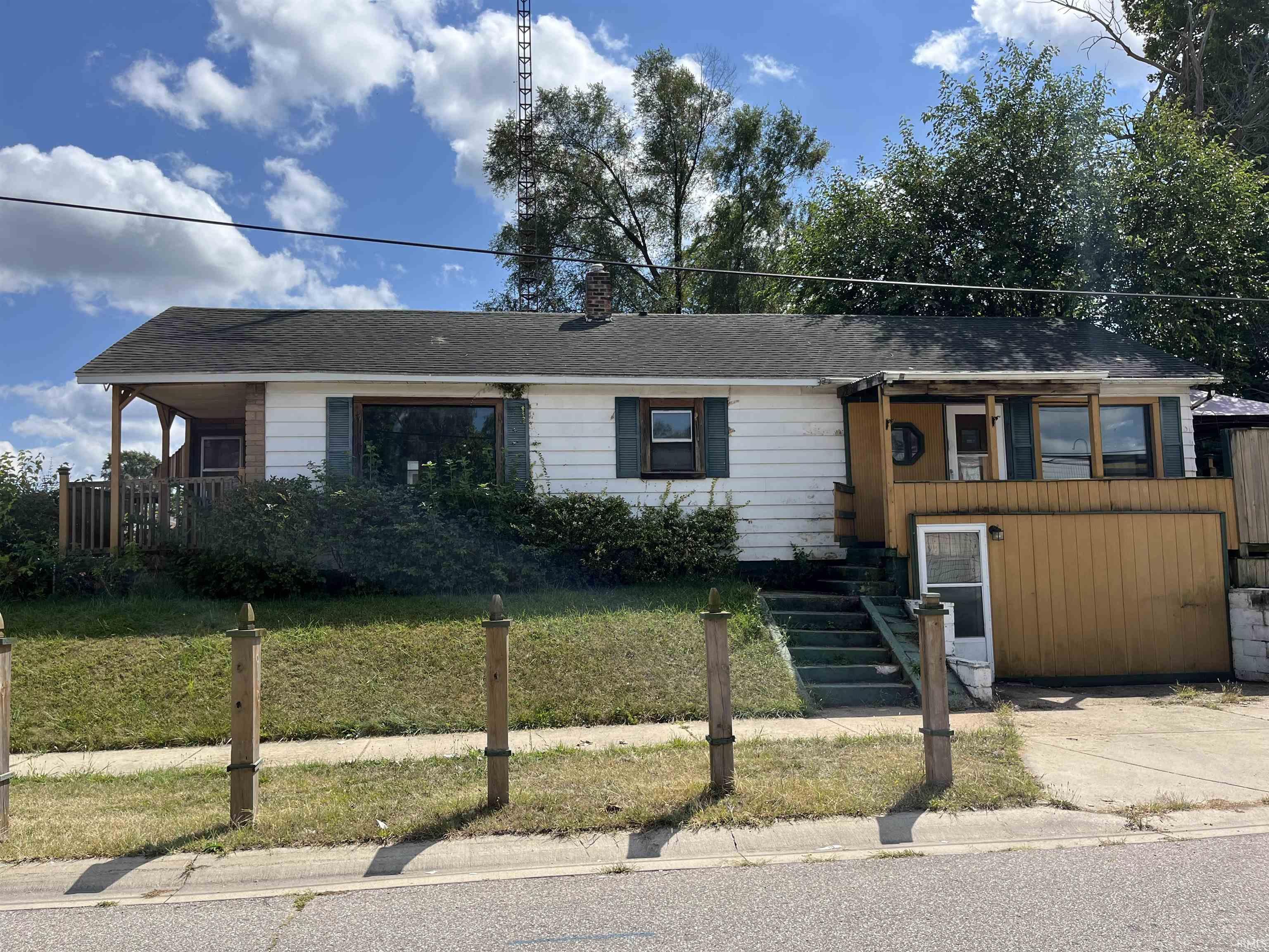 223 N Middleboro Avenue