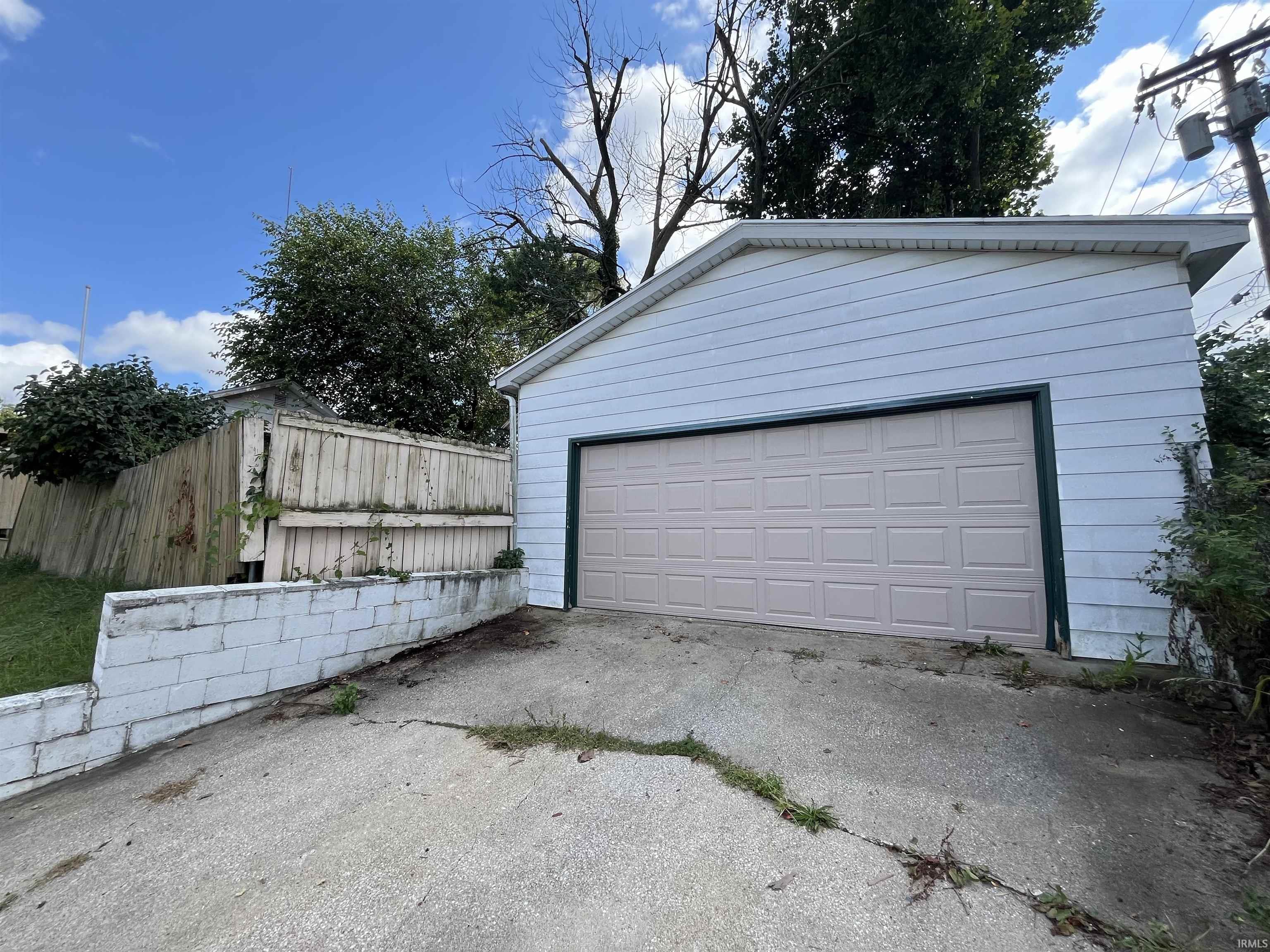 223 N Middleboro Avenue