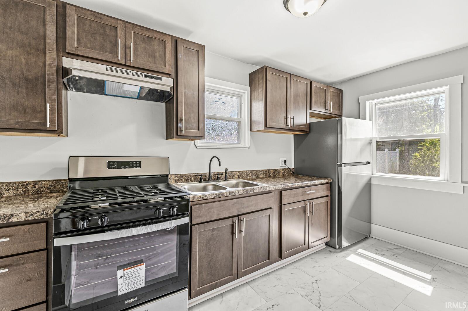 1120 E Dayton Street