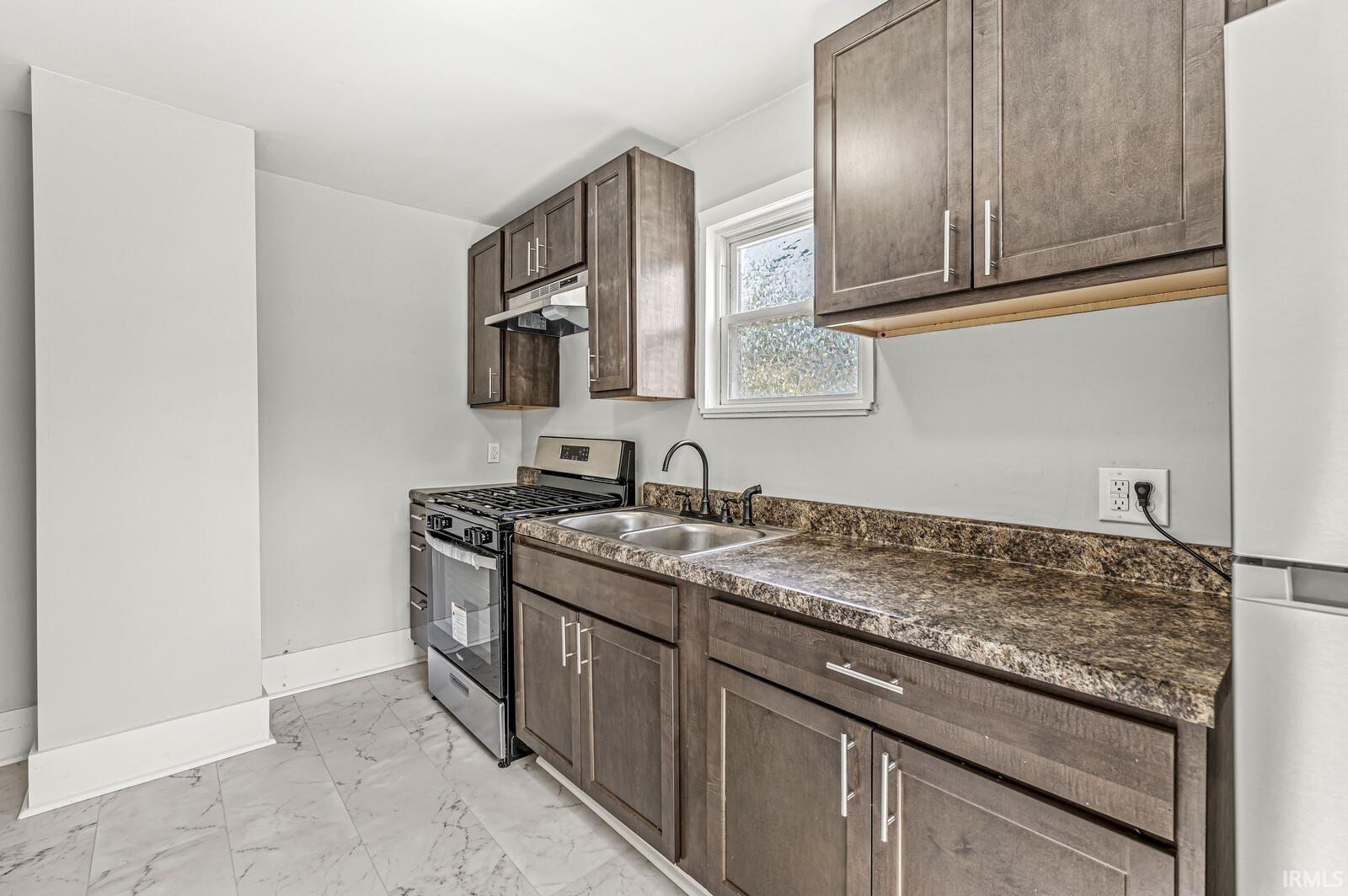 1120 E Dayton Street