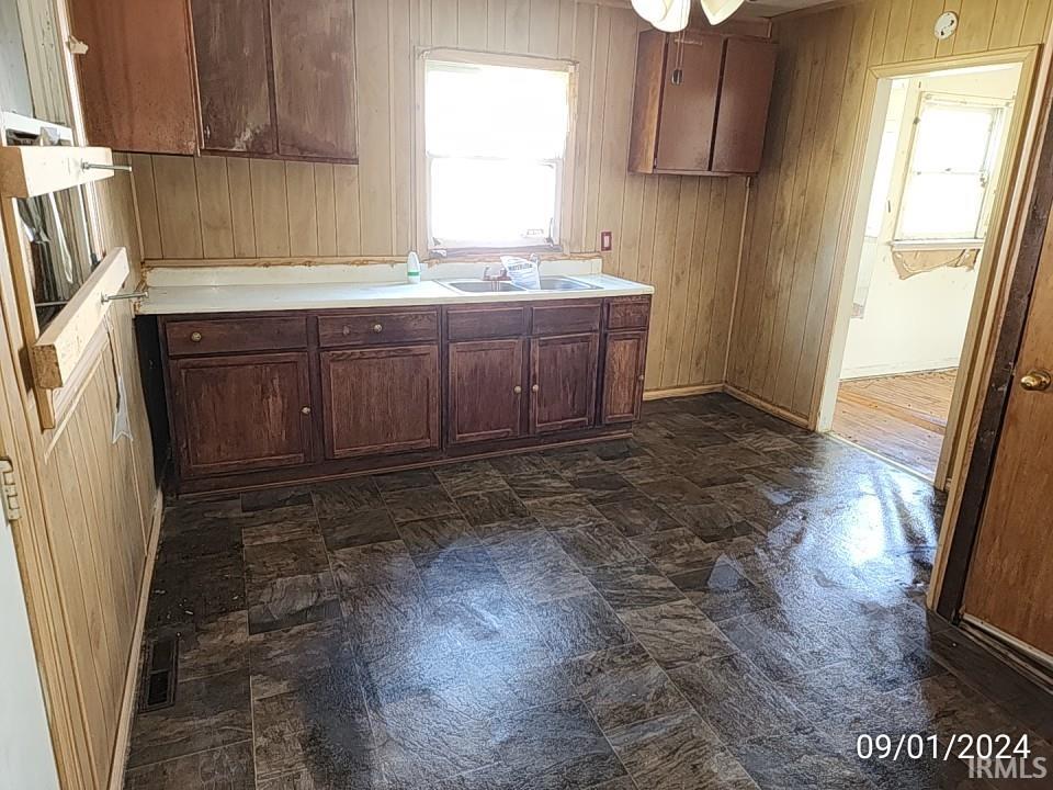 221 N Wellington Street