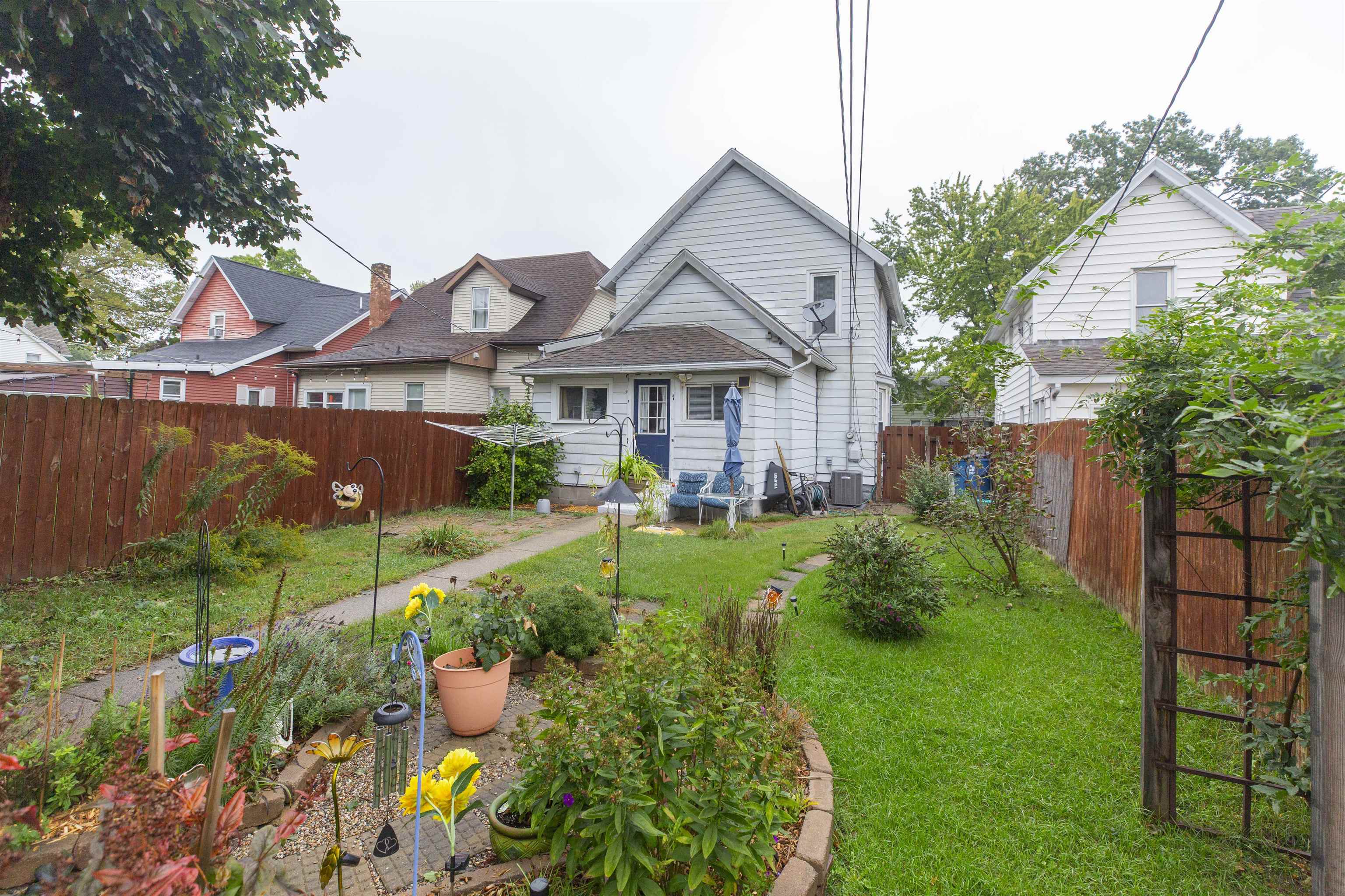427 W Lawrence Street