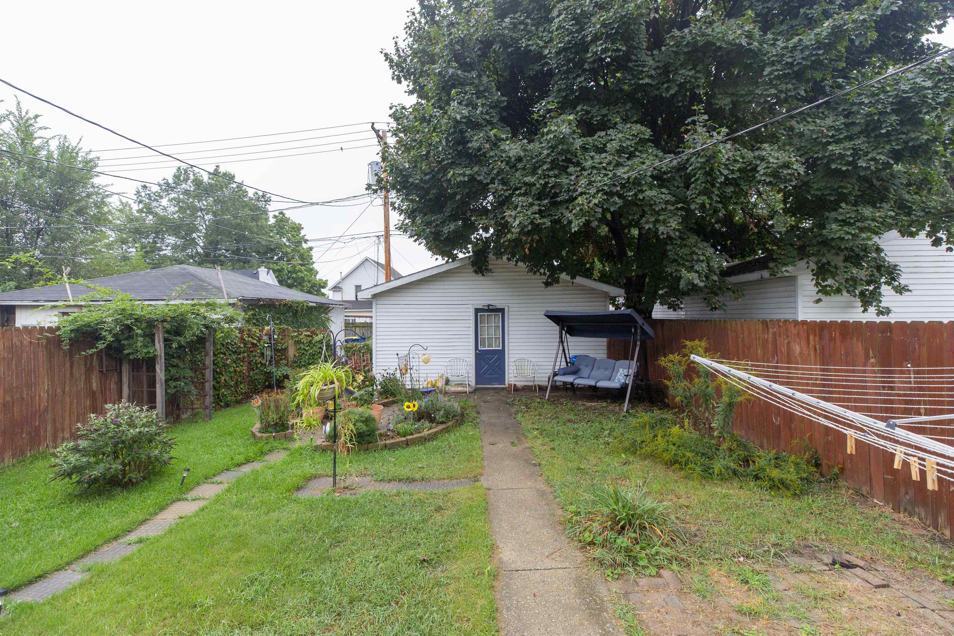 427 W Lawrence Street