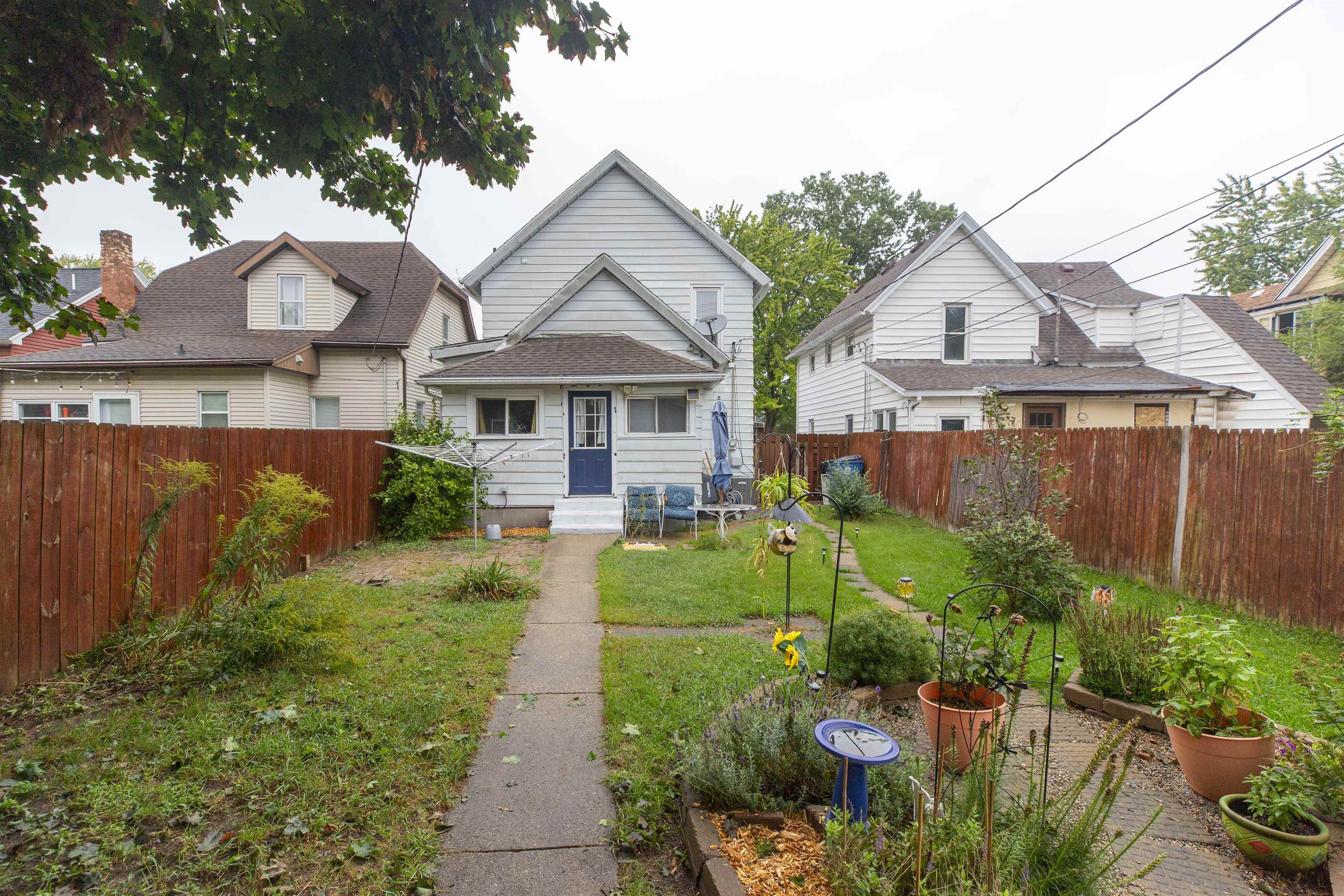 427 W Lawrence Street