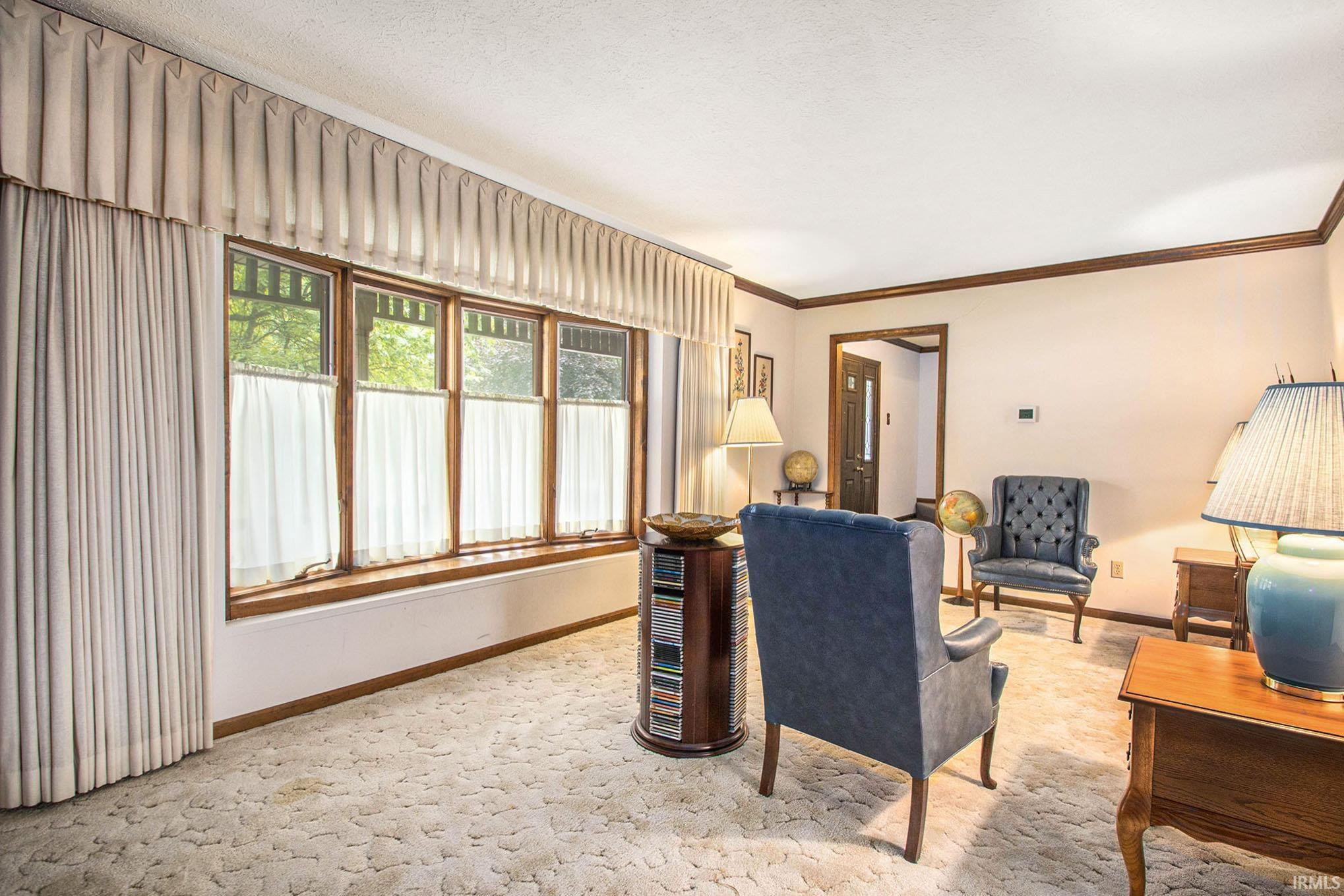 1924 Forest Edge Drive