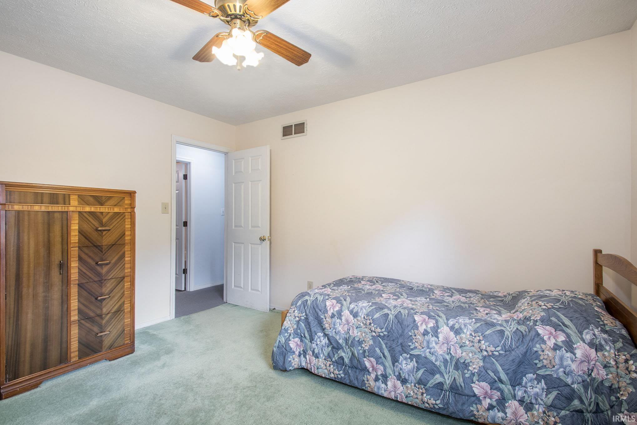 1924 Forest Edge Drive