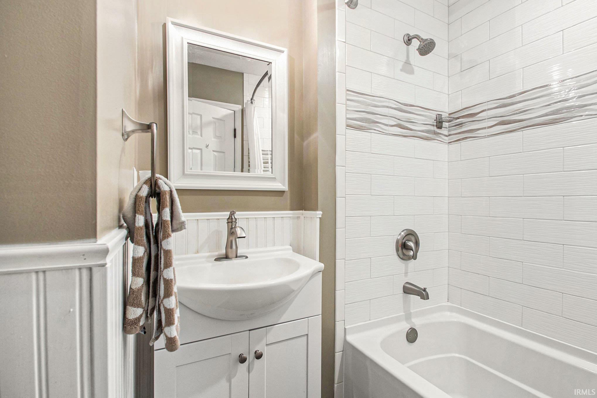 1924 Forest Edge Drive