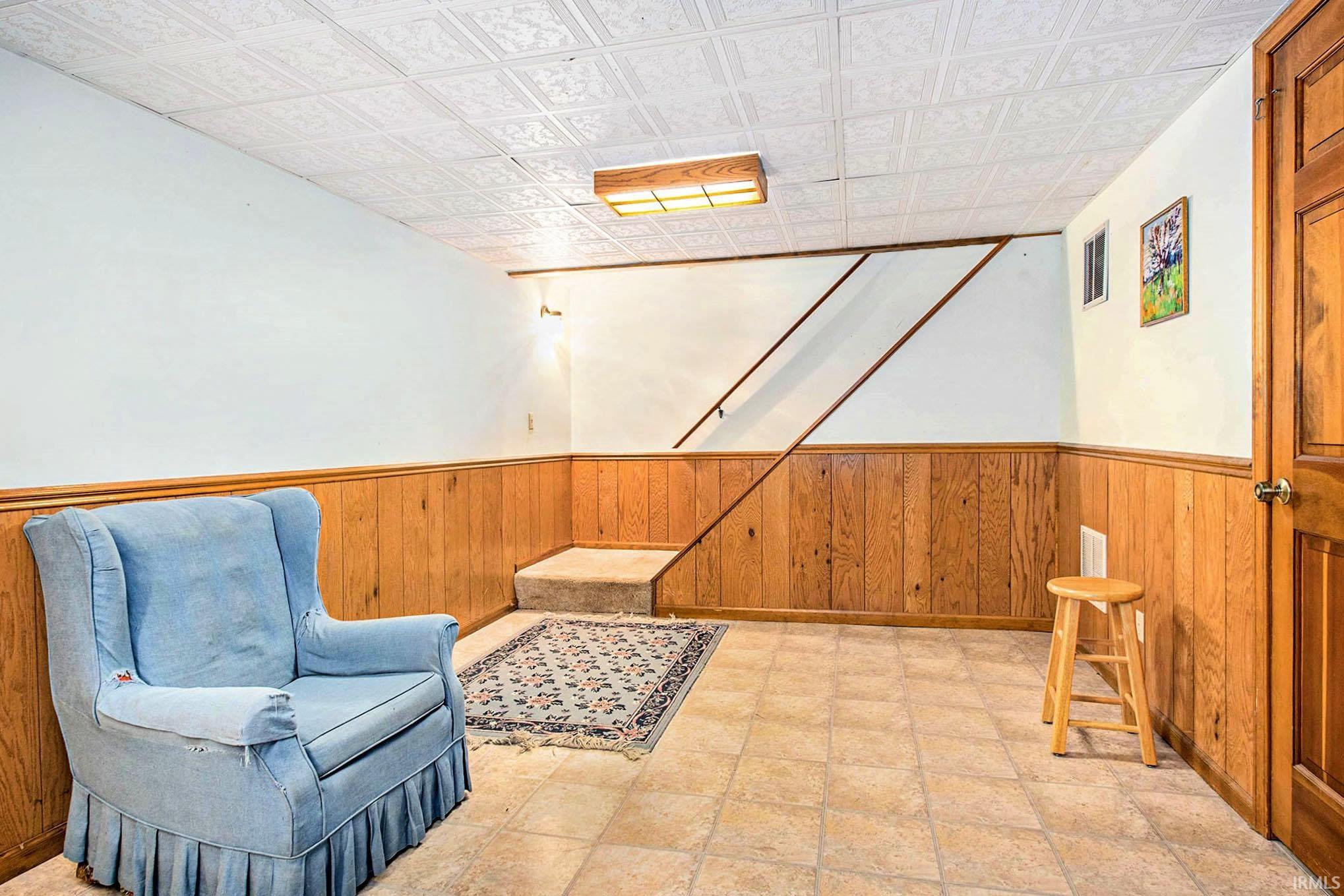 1924 Forest Edge Drive