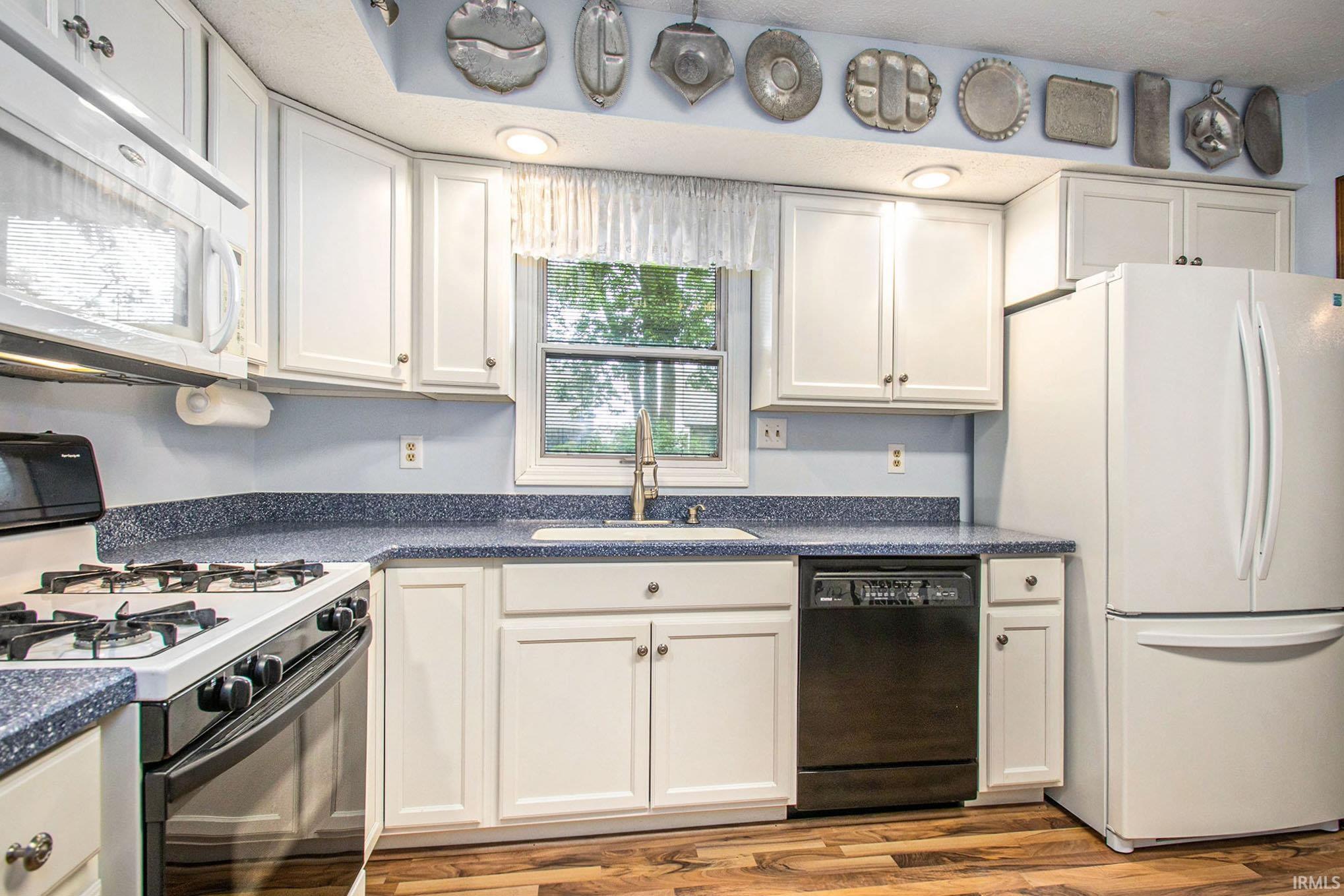 1924 Forest Edge Drive