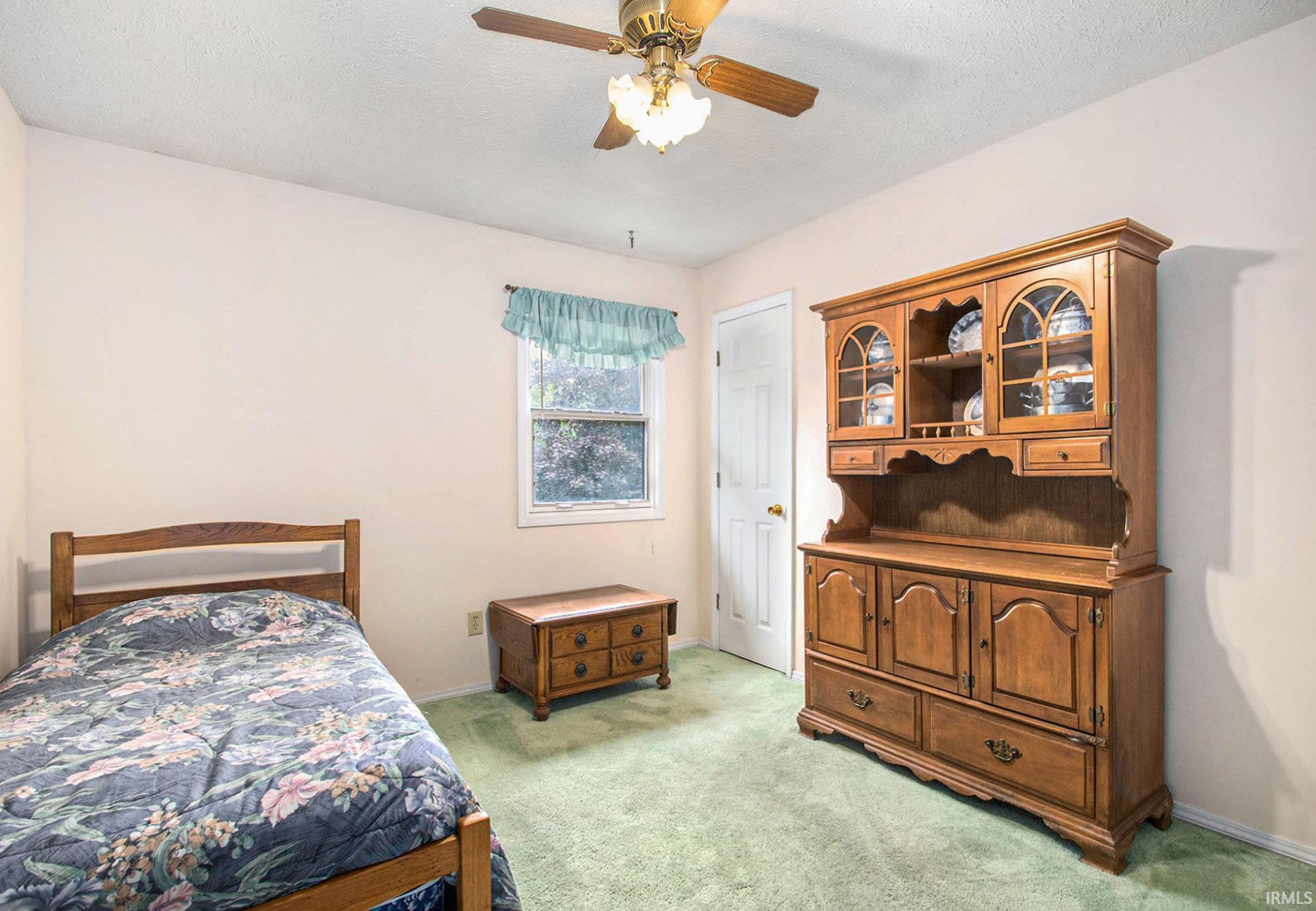 1924 Forest Edge Drive