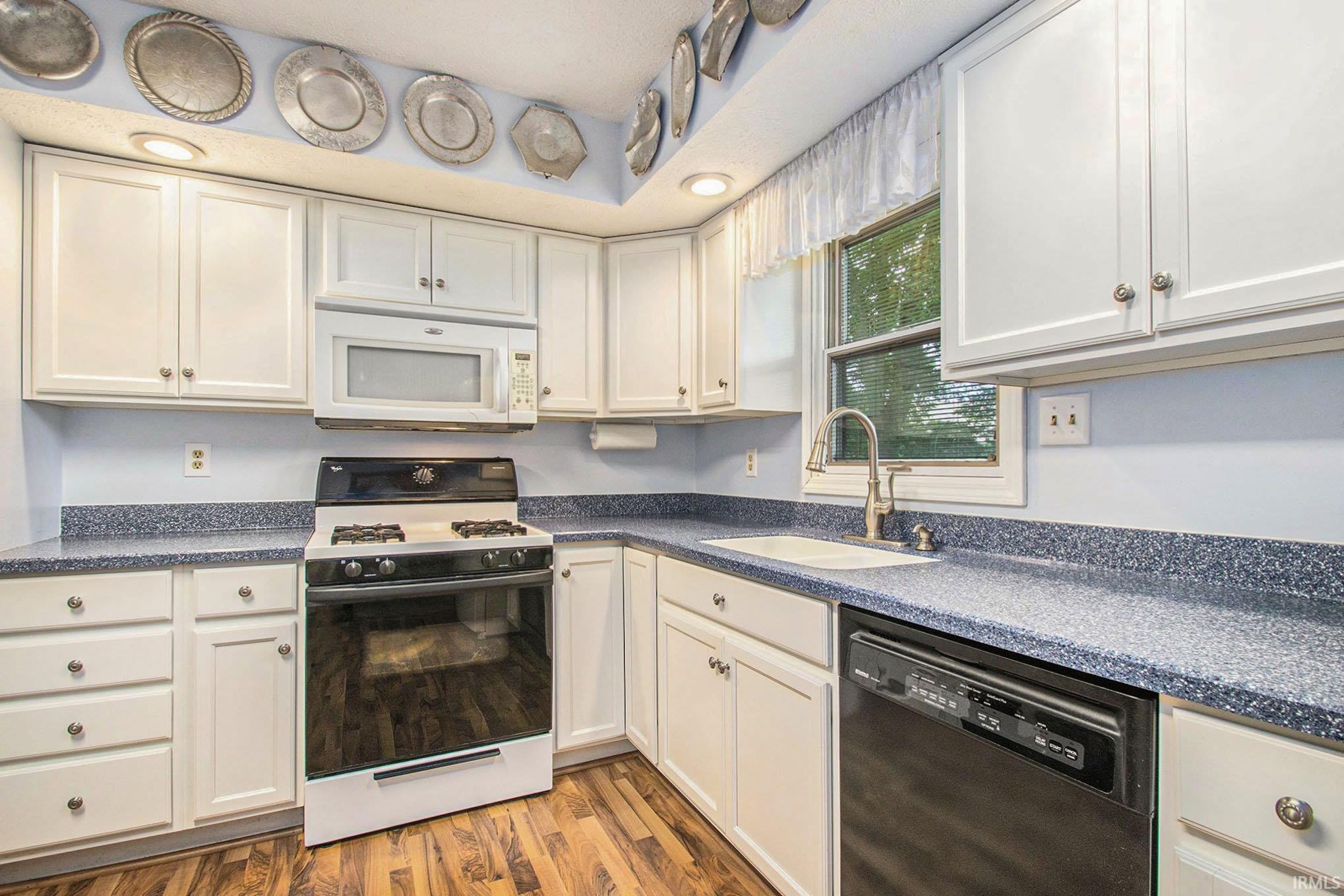 1924 Forest Edge Drive